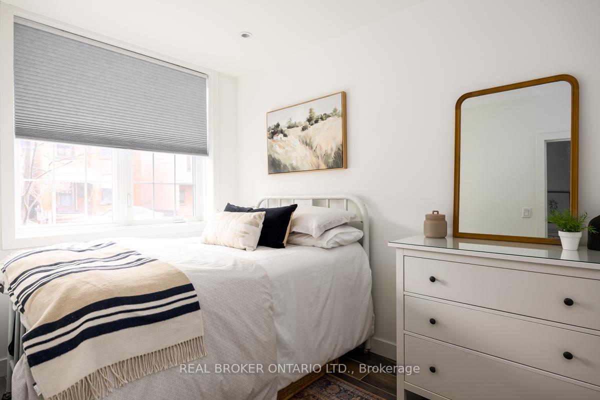 Photo 4 of 86 Augusta Street, Hamilton, Corktown — HOMEH
