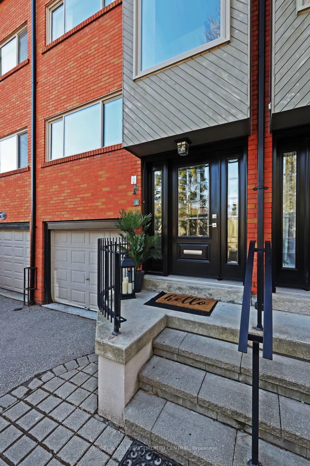 Photo 4 of Unit 5, 155 Woodbine Avenue, Toronto, The Beaches — HOMEH