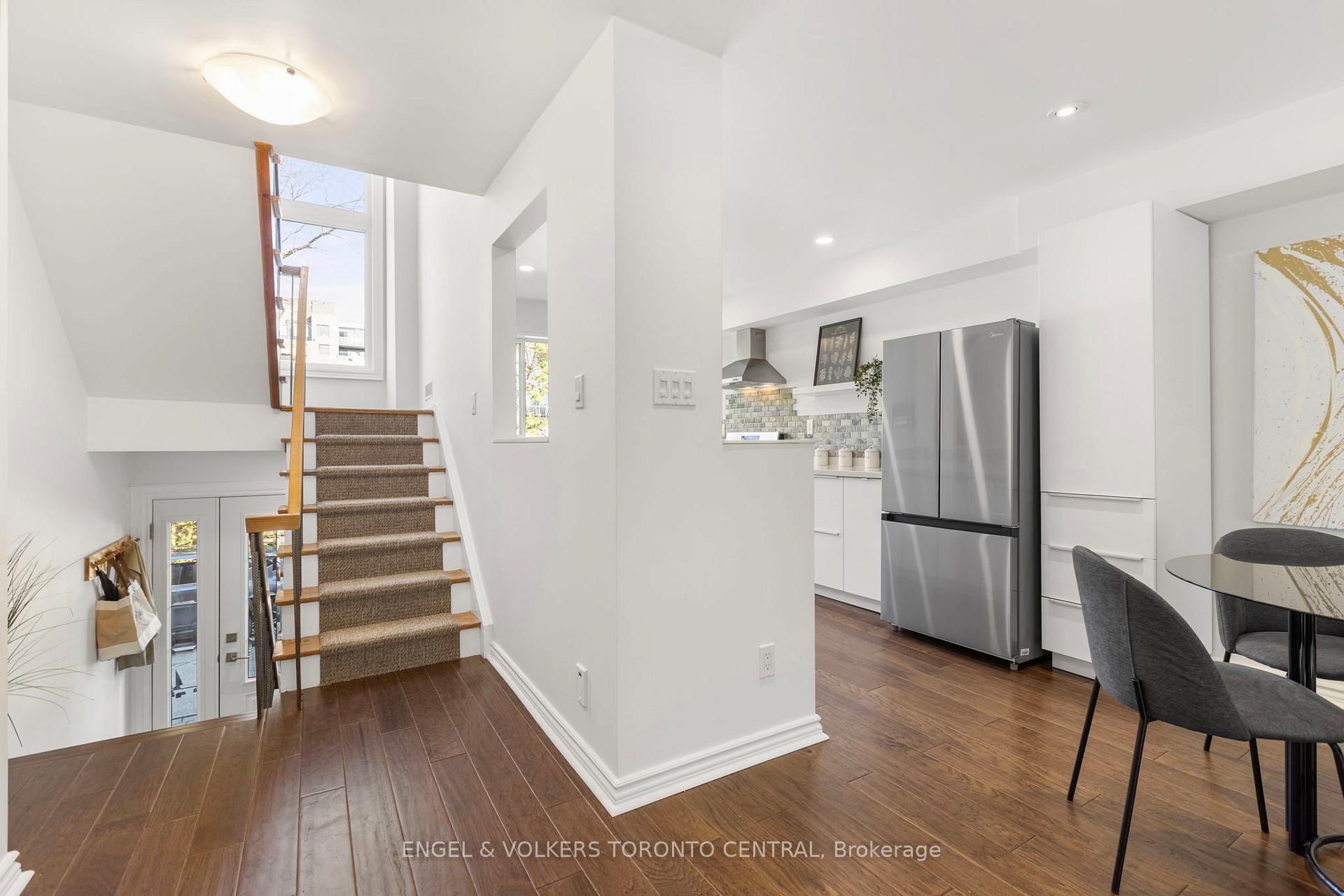 Photo 7 of Unit 5, 155 Woodbine Avenue, Toronto, The Beaches — HOMEH