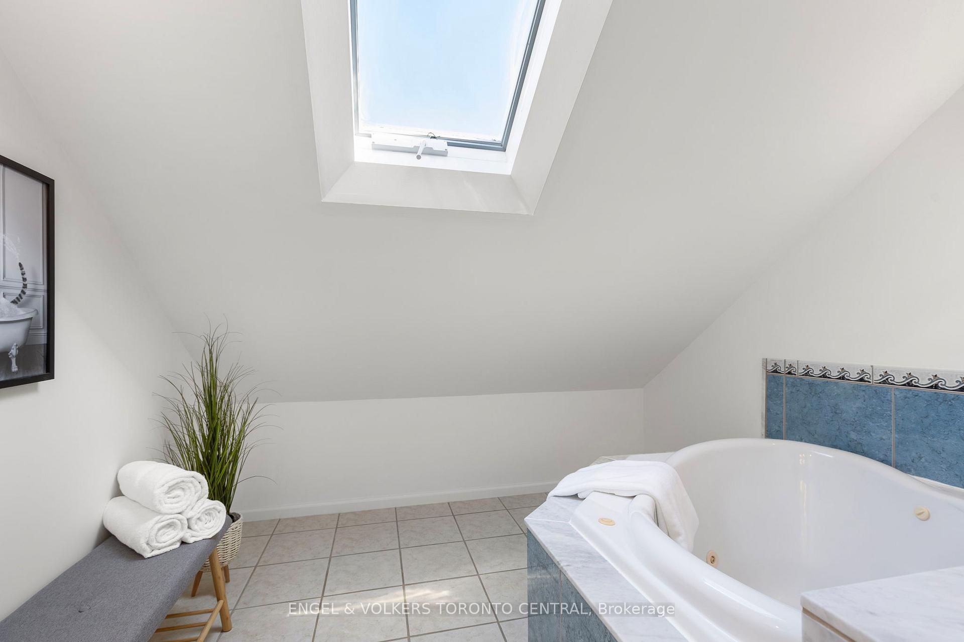 Photo 18 of Unit 5, 155 Woodbine Avenue, Toronto, The Beaches — HOMEH