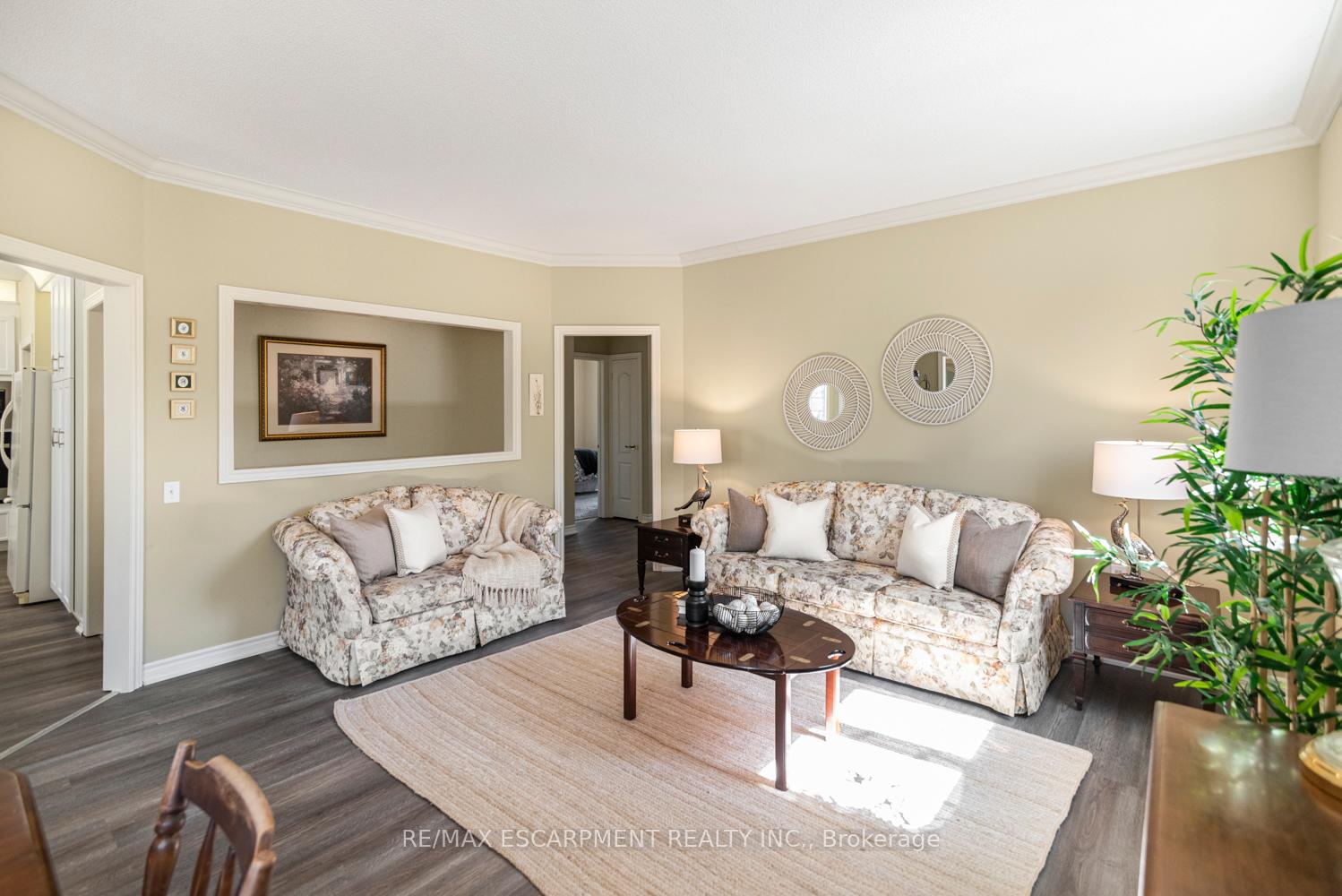 Photo 13 of 38 Silverbirch Boulevard, Hamilton, Mount Hope — HOMEH