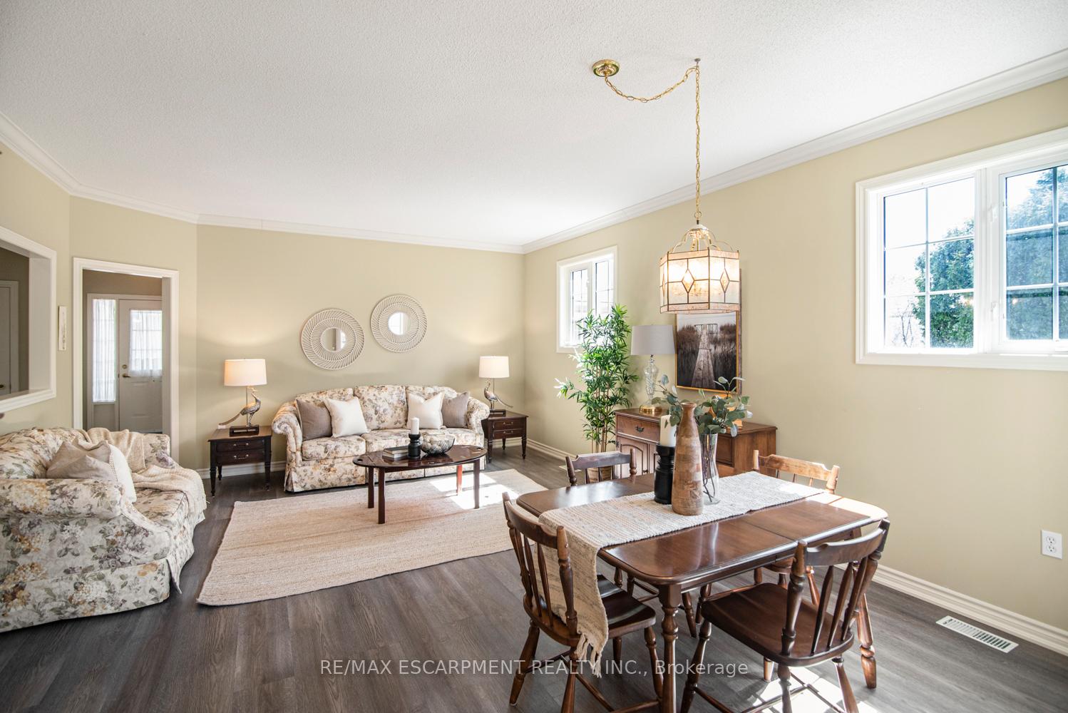 Photo 18 of 38 Silverbirch Boulevard, Hamilton, Mount Hope — HOMEH