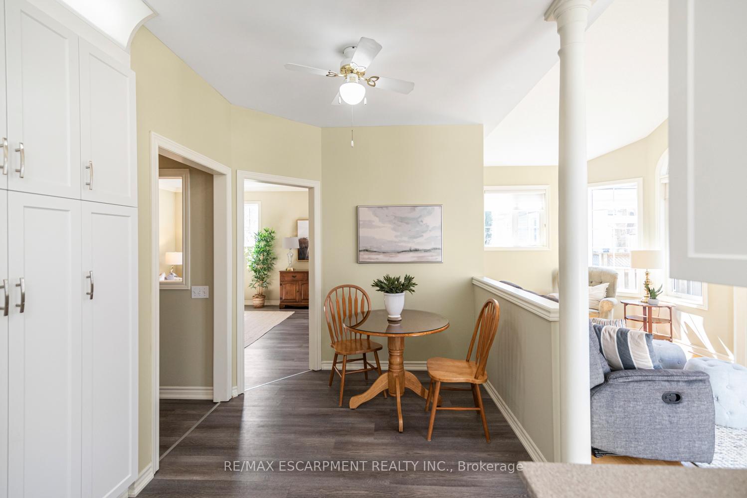 Photo 8 of 38 Silverbirch Boulevard, Hamilton, Mount Hope — HOMEH