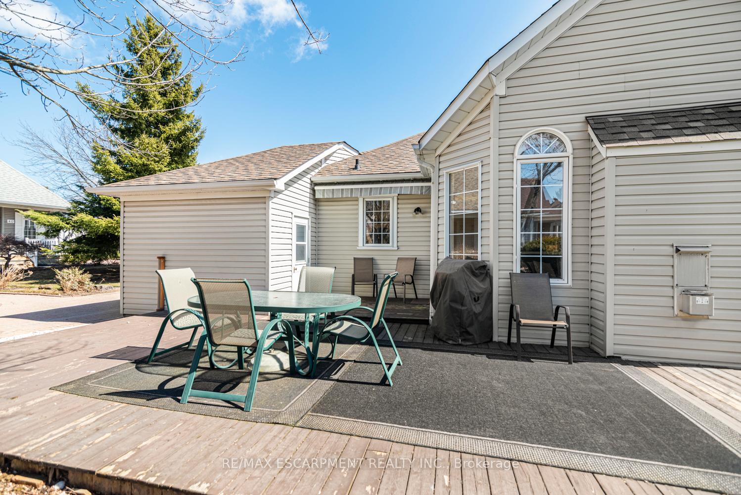 Photo 24 of 38 Silverbirch Boulevard, Hamilton, Mount Hope — HOMEH