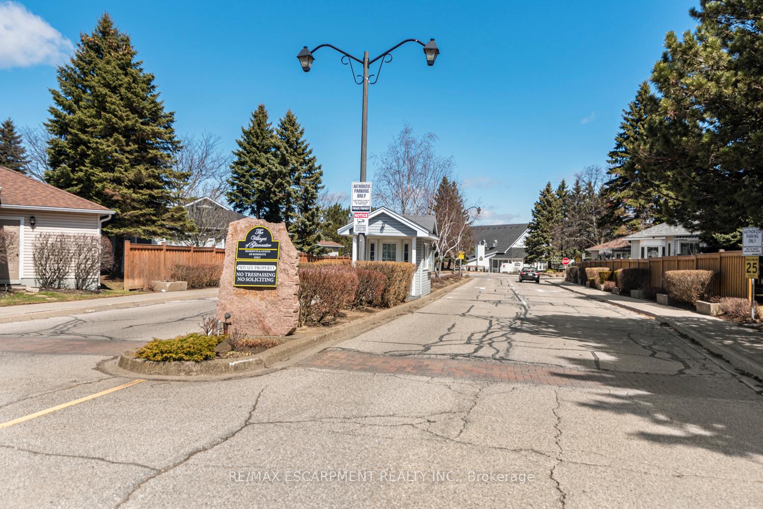 Photo 27 of 38 Silverbirch Boulevard, Hamilton, Mount Hope — HOMEH