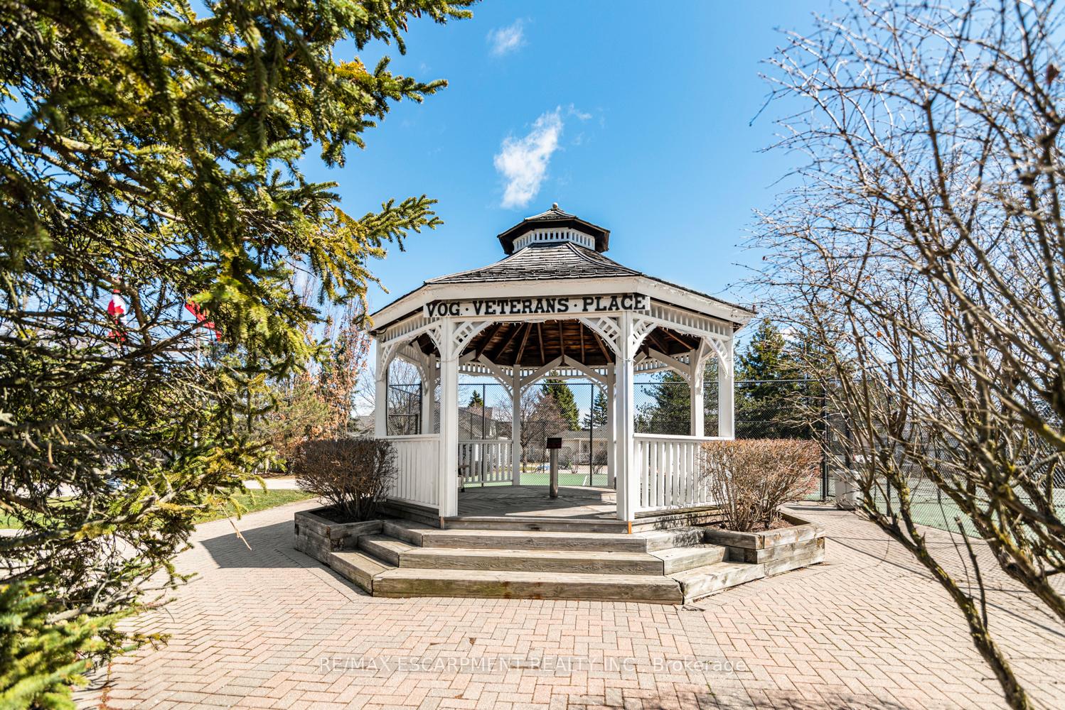 Photo 32 of 38 Silverbirch Boulevard, Hamilton, Mount Hope — HOMEH