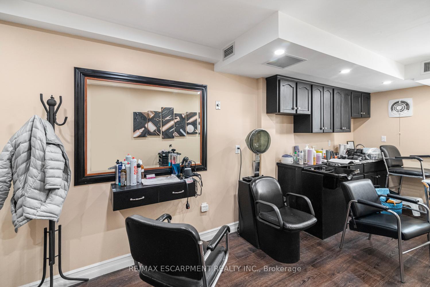 Photo 36 of 38 Silverbirch Boulevard, Hamilton, Mount Hope — HOMEH