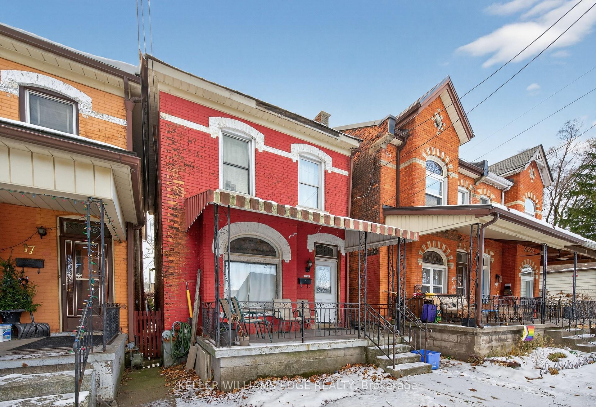 Photo 3 of 19 Morden Street, Hamilton, Strathcona — HOMEH