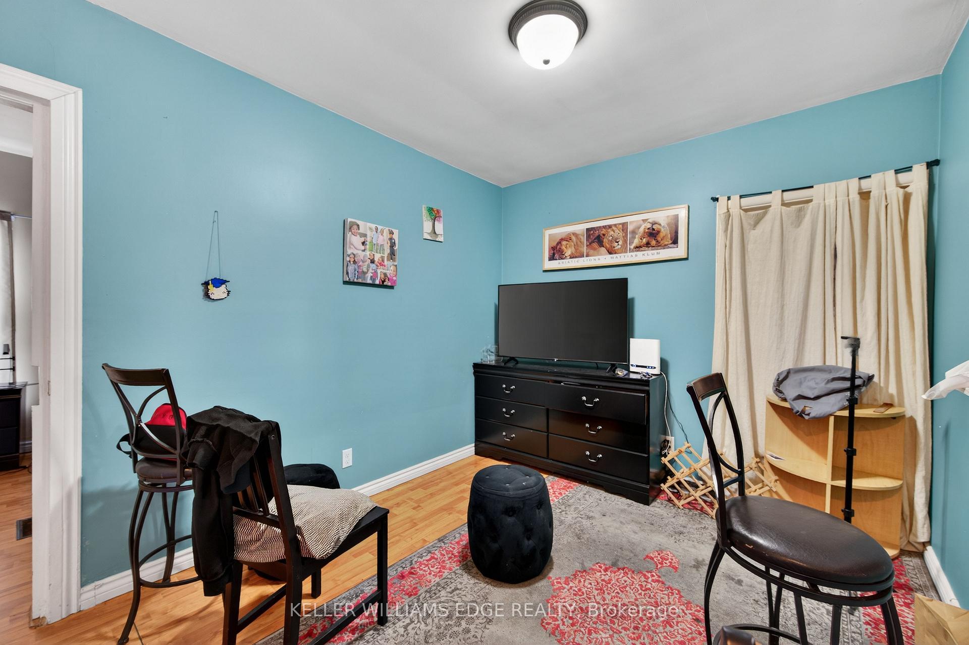 Photo 7 of 19 Morden Street, Hamilton, Strathcona — HOMEH