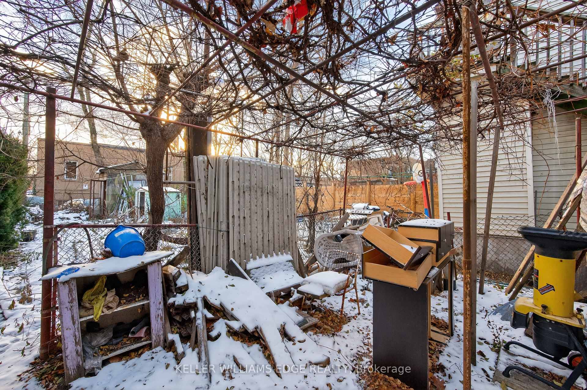 Photo 19 of 19 Morden Street, Hamilton, Strathcona — HOMEH