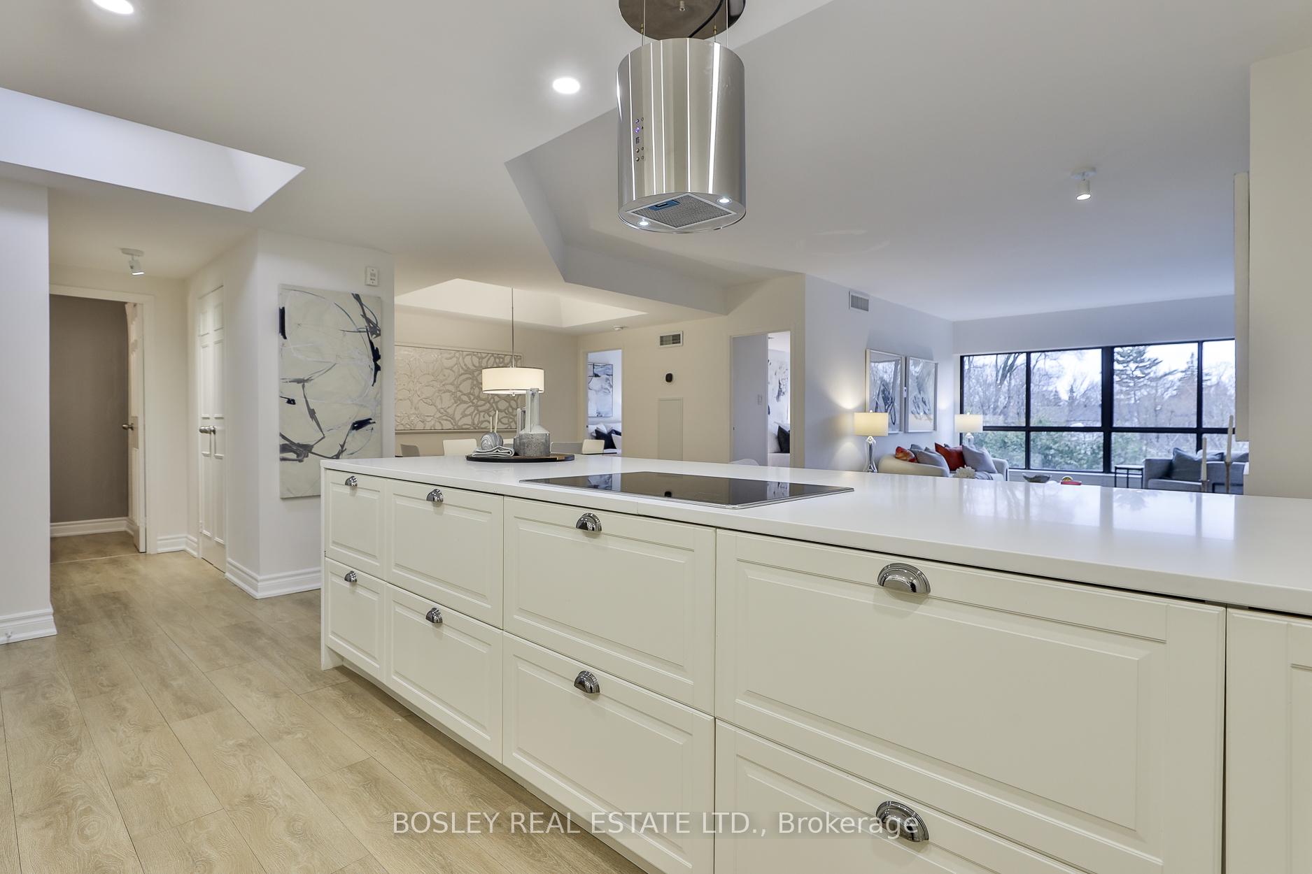 Photo 4 of Unit 9, 20 Glebe Road W, Toronto, Yonge-Eglinton — HOMEH