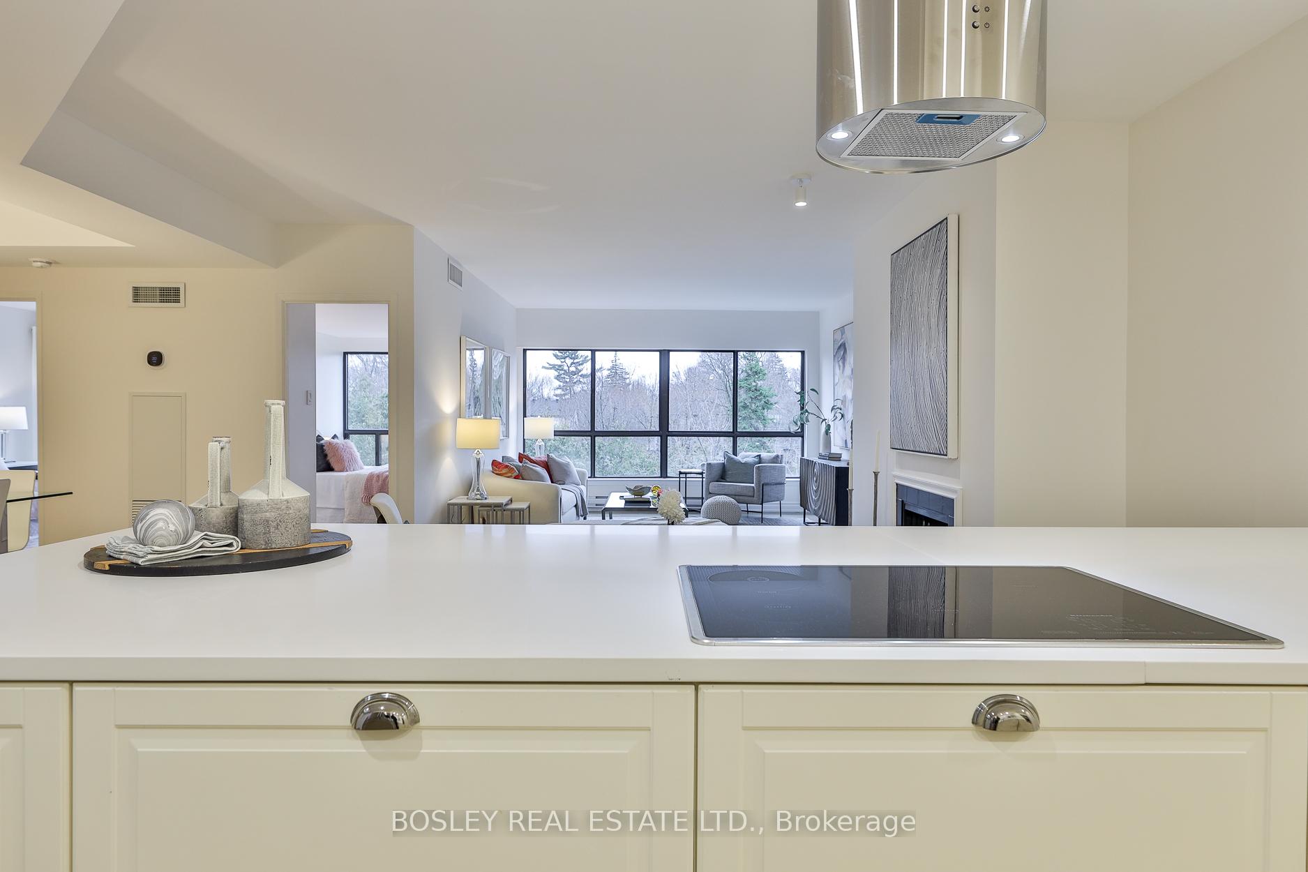 Photo 3 of Unit 9, 20 Glebe Road W, Toronto, Yonge-Eglinton — HOMEH