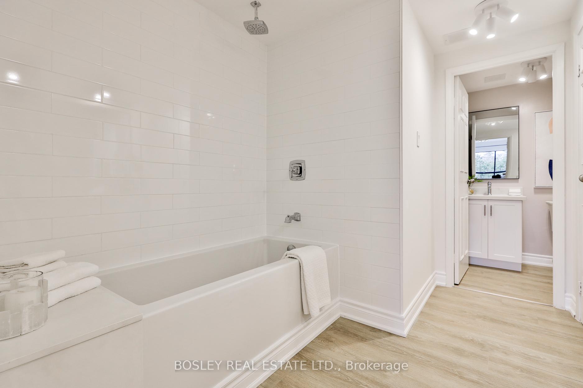 Photo 32 of Unit 9, 20 Glebe Road W, Toronto, Yonge-Eglinton — HOMEH