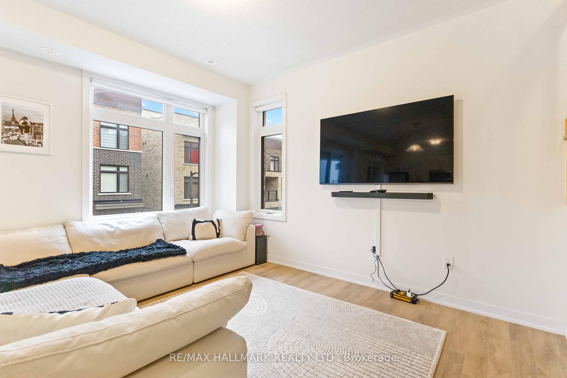 Photo 4 of Unit 901, 1865 Pickering Parkway S, Pickering, Village East — HOMEH