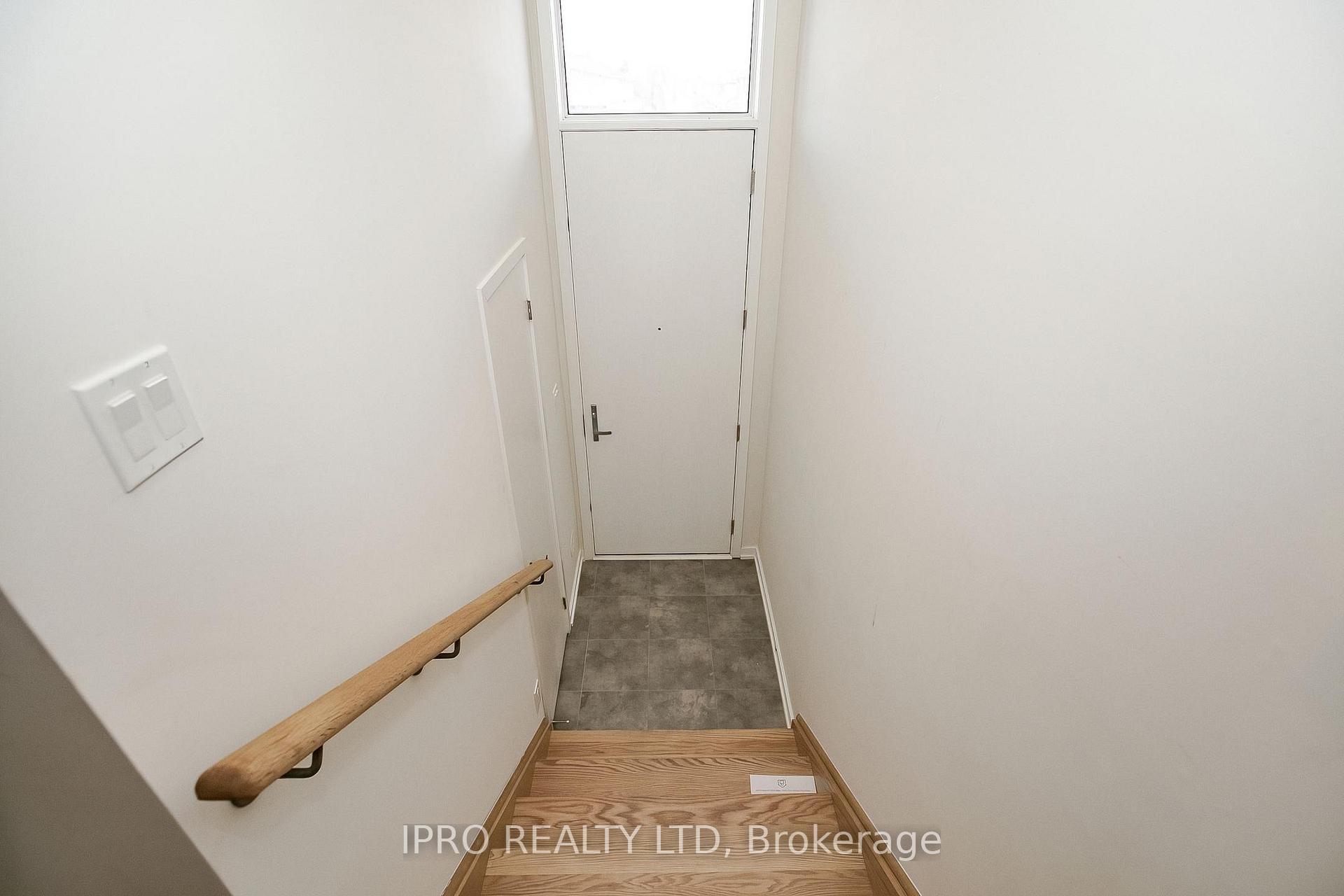 Photo 2 of 138 Landsbridge Street, Caledon, Bolton East — HOMEH
