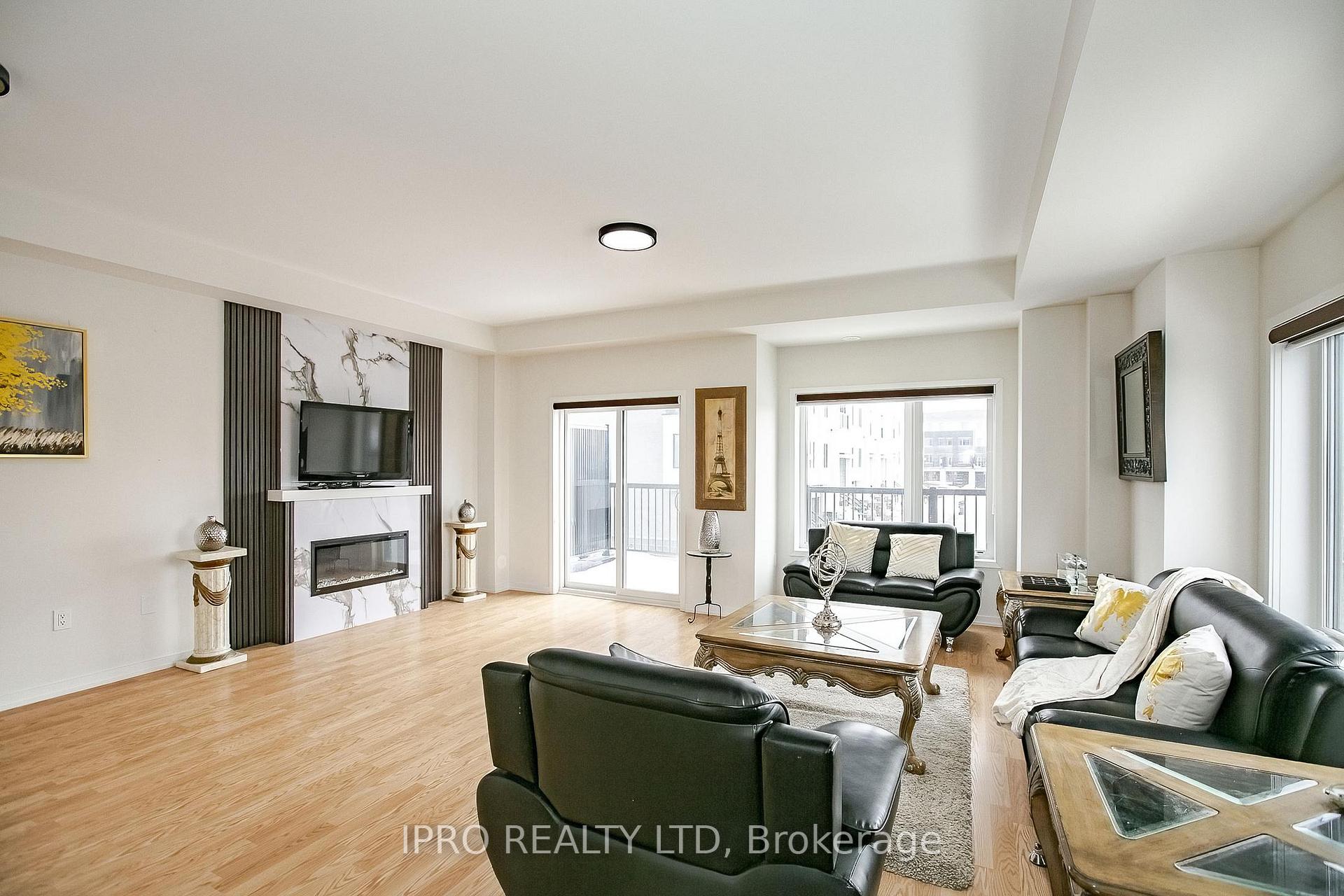 Photo 17 of 138 Landsbridge Street, Caledon, Bolton East — HOMEH