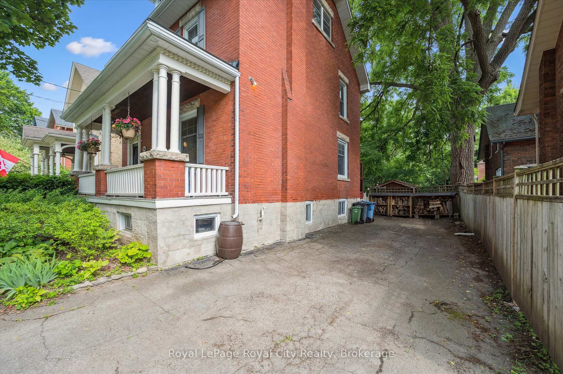 Photo 4 of 146 Cork Street W, Guelph, Downtown — HOMEH