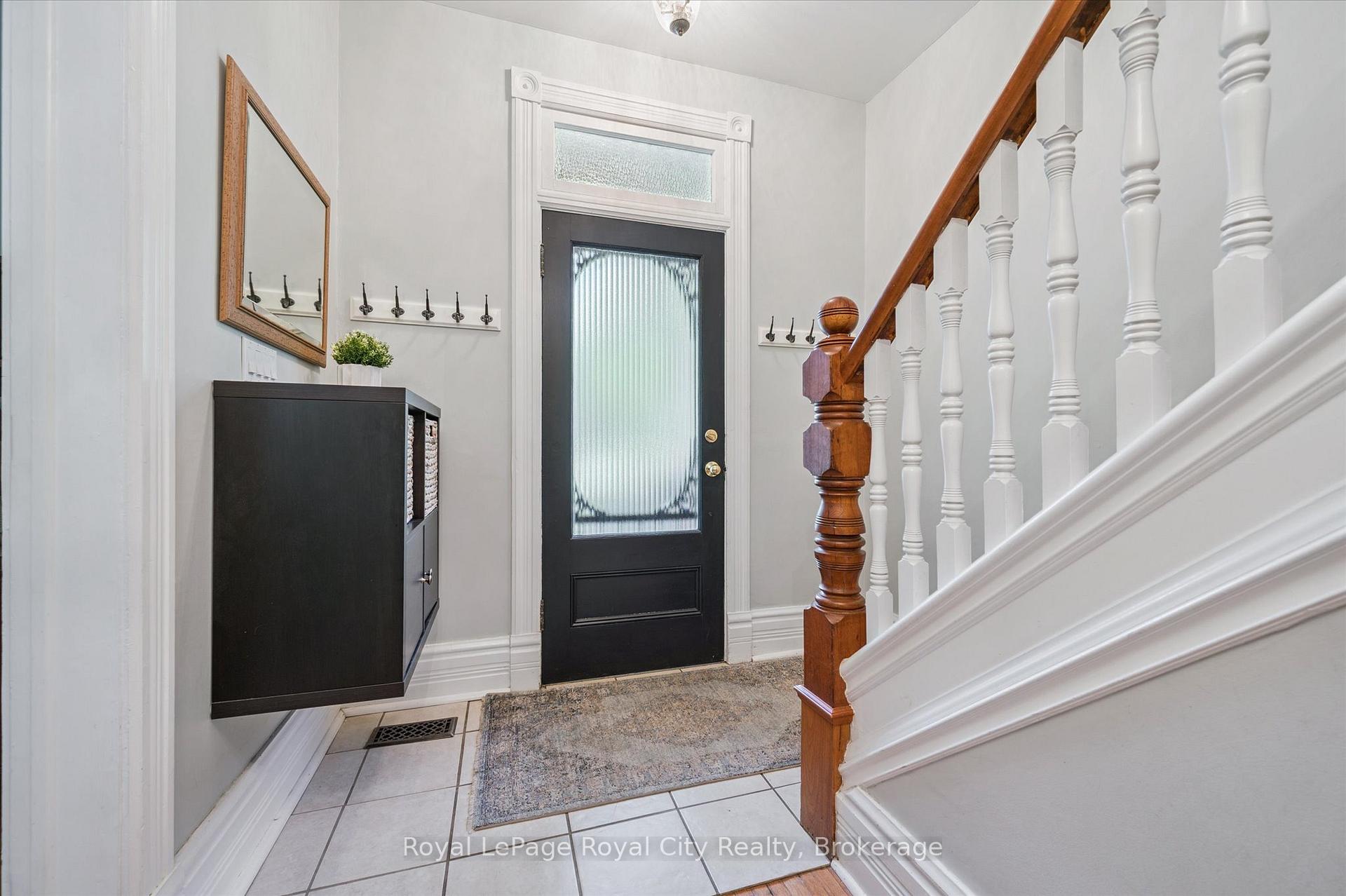 Photo 9 of 146 Cork Street W, Guelph, Downtown — HOMEH