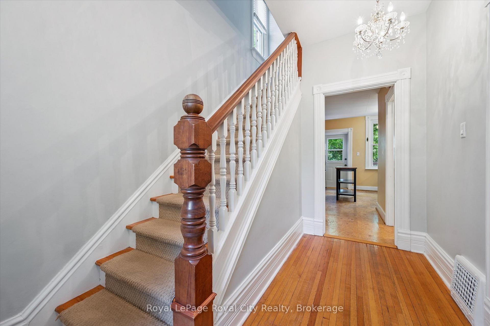 Photo 10 of 146 Cork Street W, Guelph, Downtown — HOMEH