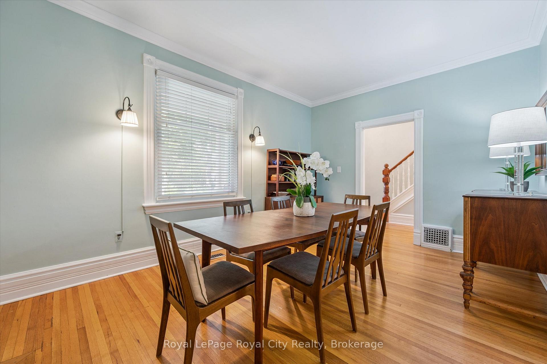 Photo 12 of 146 Cork Street W, Guelph, Downtown — HOMEH