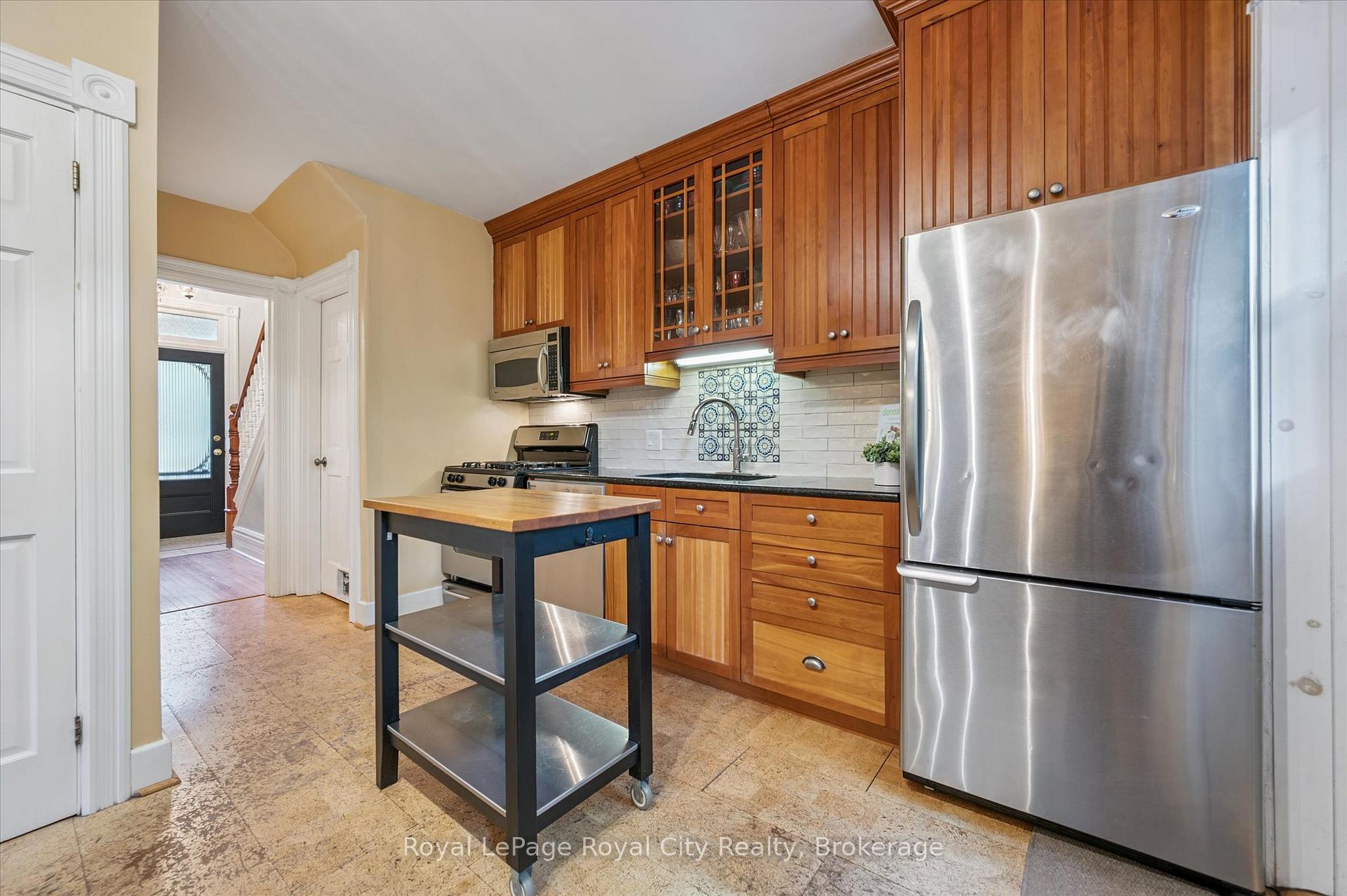 Photo 18 of 146 Cork Street W, Guelph, Downtown — HOMEH