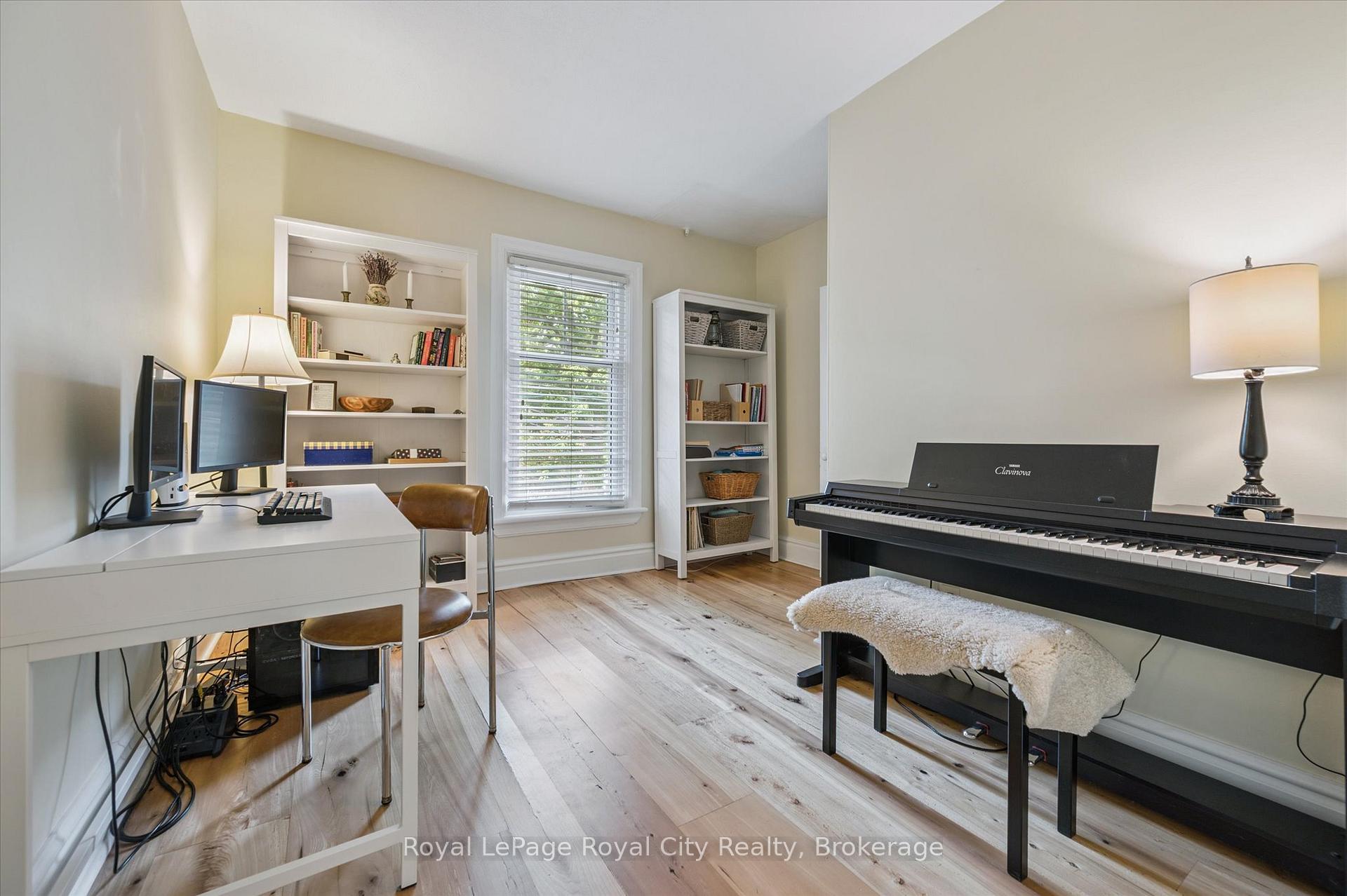 Photo 27 of 146 Cork Street W, Guelph, Downtown — HOMEH