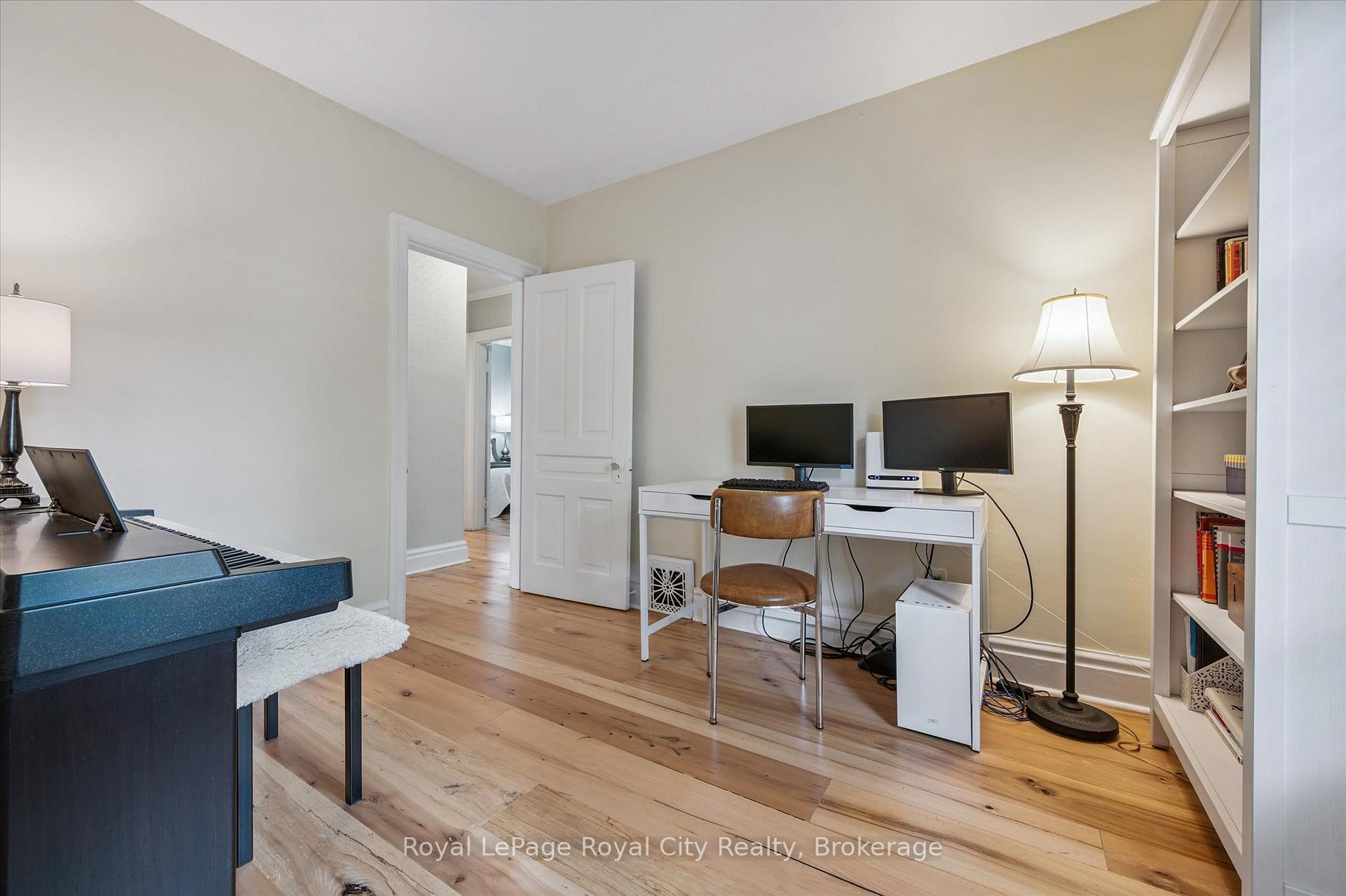 Photo 28 of 146 Cork Street W, Guelph, Downtown — HOMEH