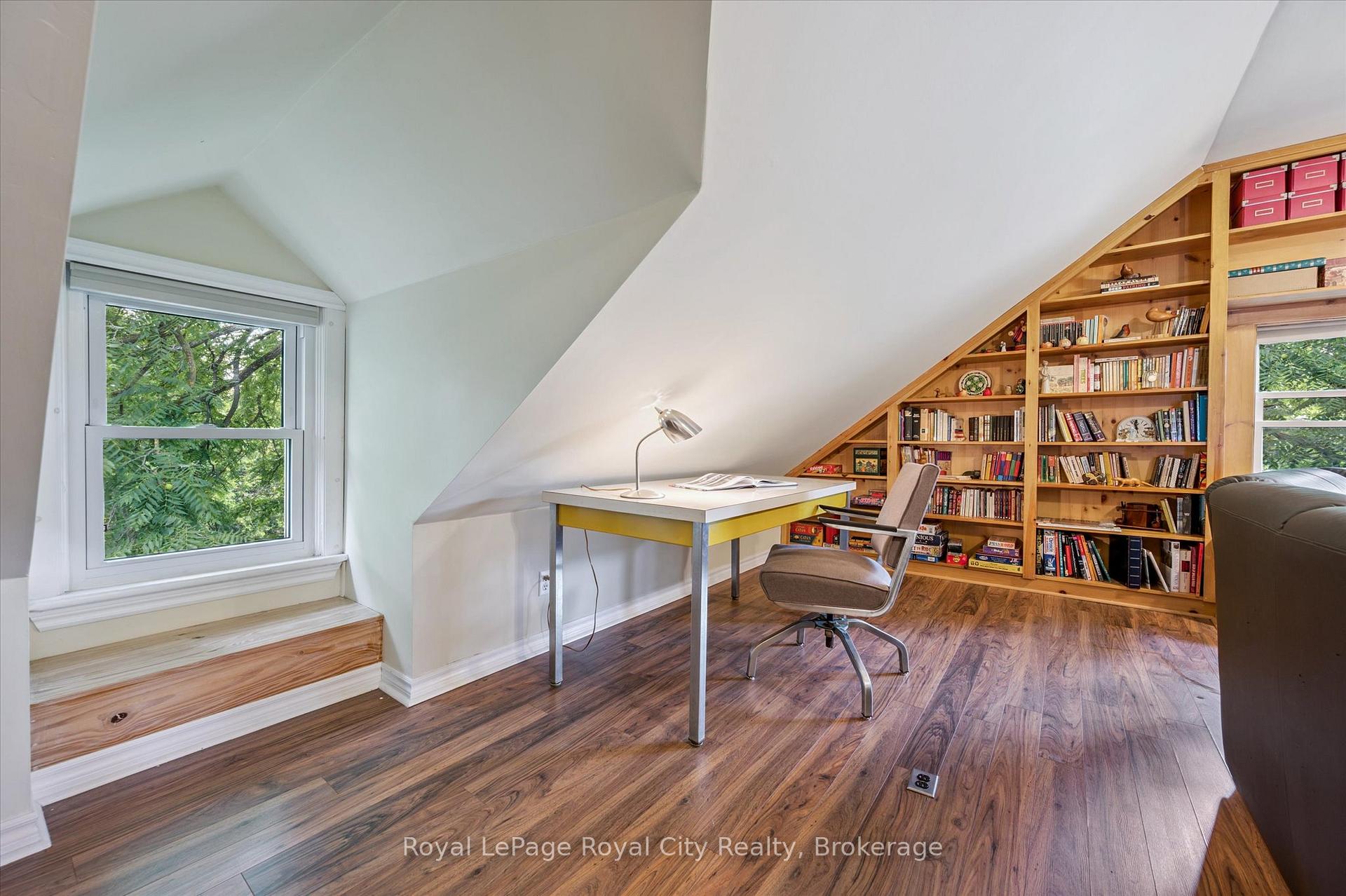 Photo 40 of 146 Cork Street W, Guelph, Downtown — HOMEH
