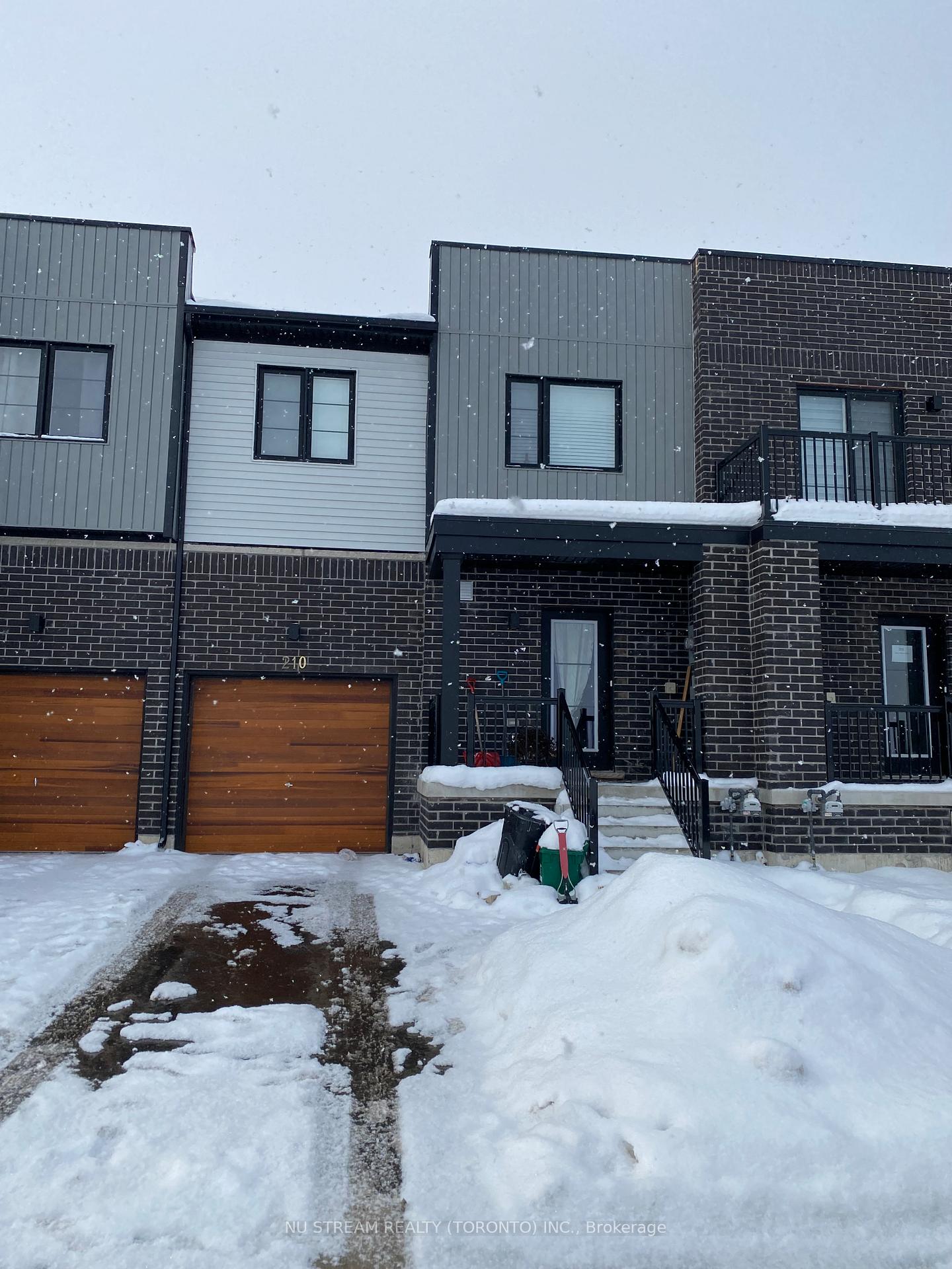 Photo 1 of 210 Prince William Way, Barrie, Rural Barrie Southeast — HOMEH