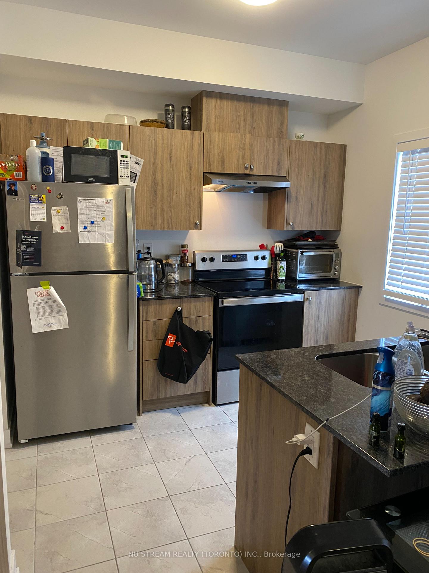 Photo 6 of 210 Prince William Way, Barrie, Rural Barrie Southeast — HOMEH
