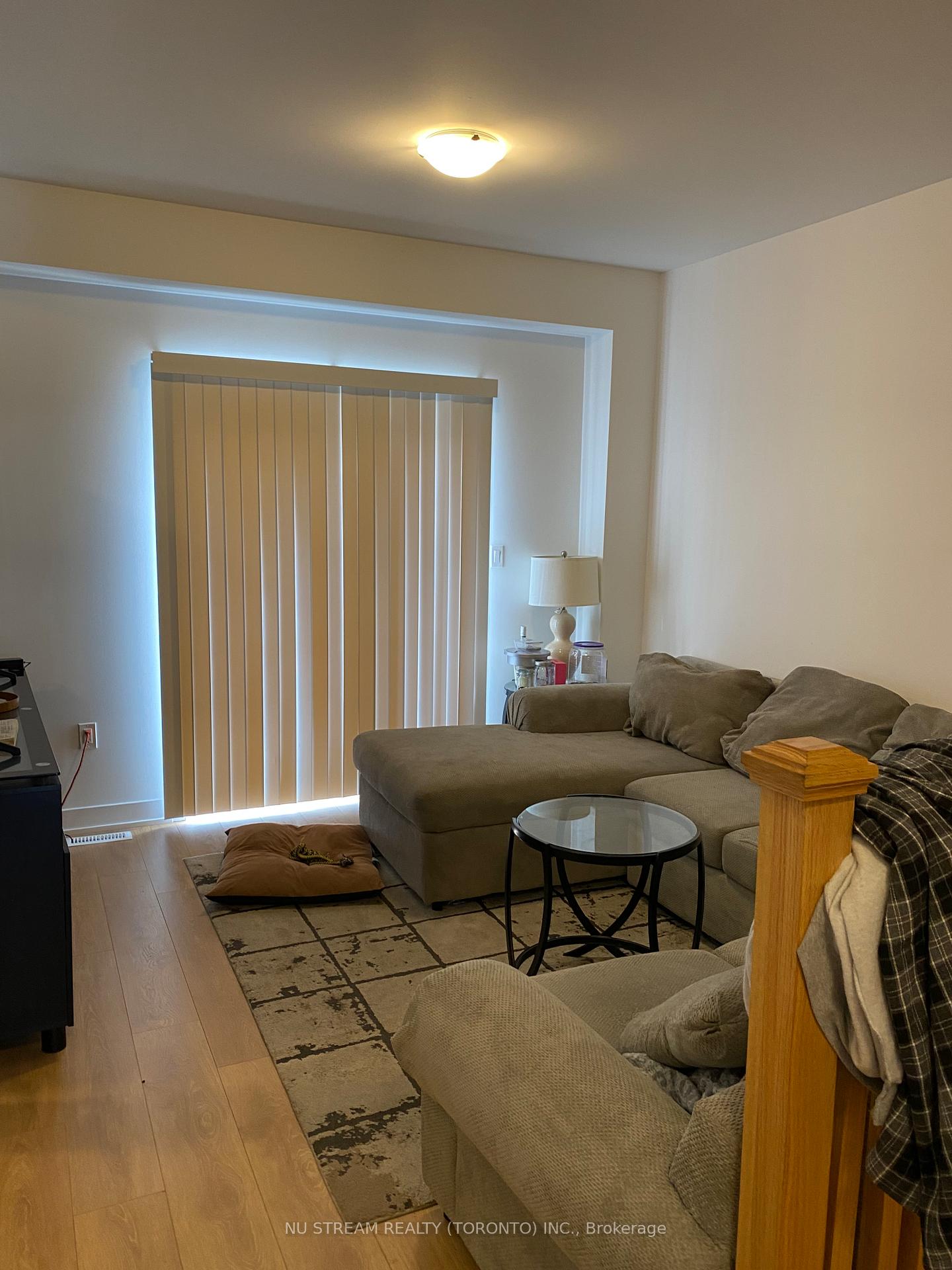 Photo 7 of 210 Prince William Way, Barrie, Rural Barrie Southeast — HOMEH