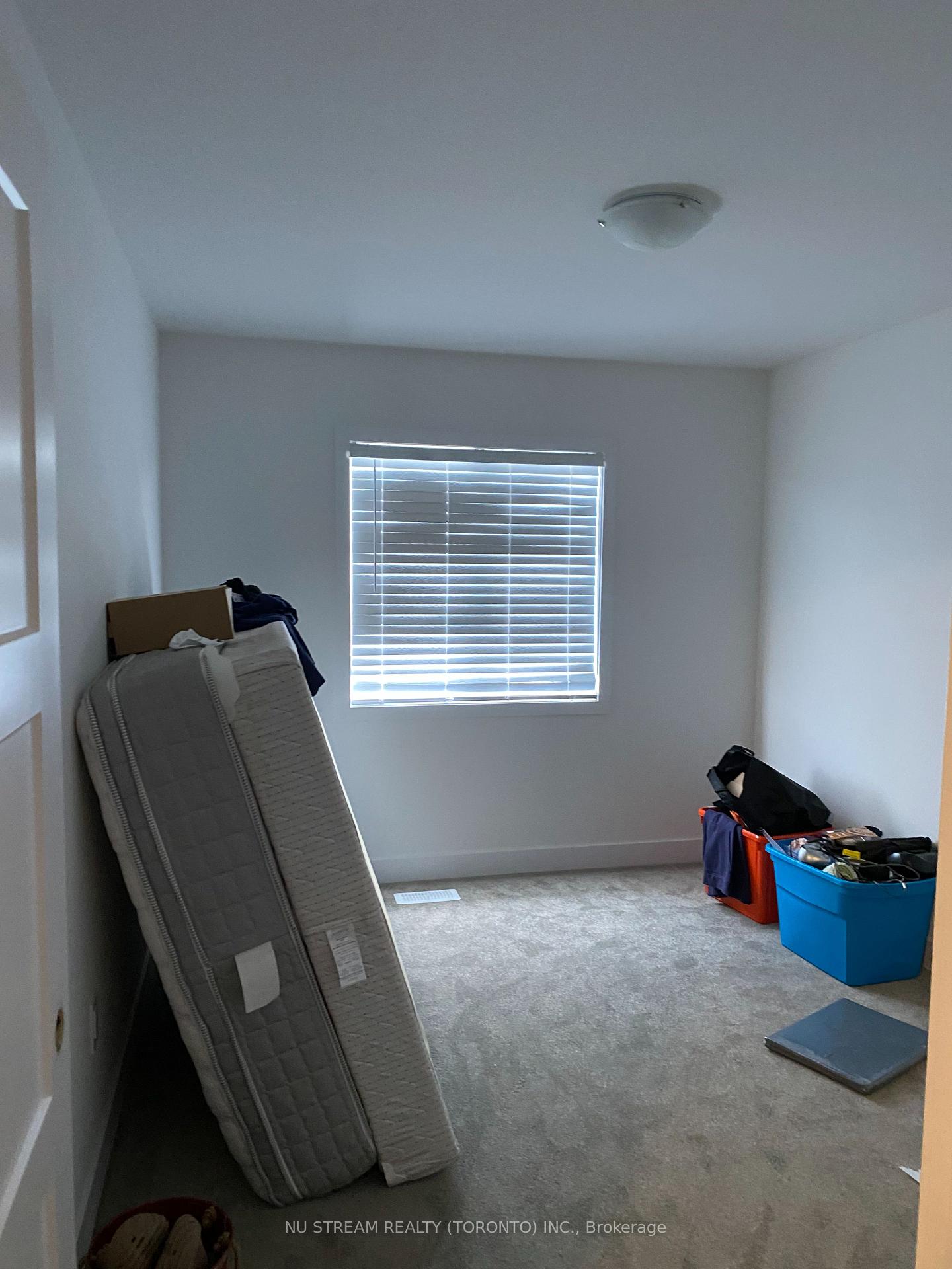 Photo 9 of 210 Prince William Way, Barrie, Rural Barrie Southeast — HOMEH
