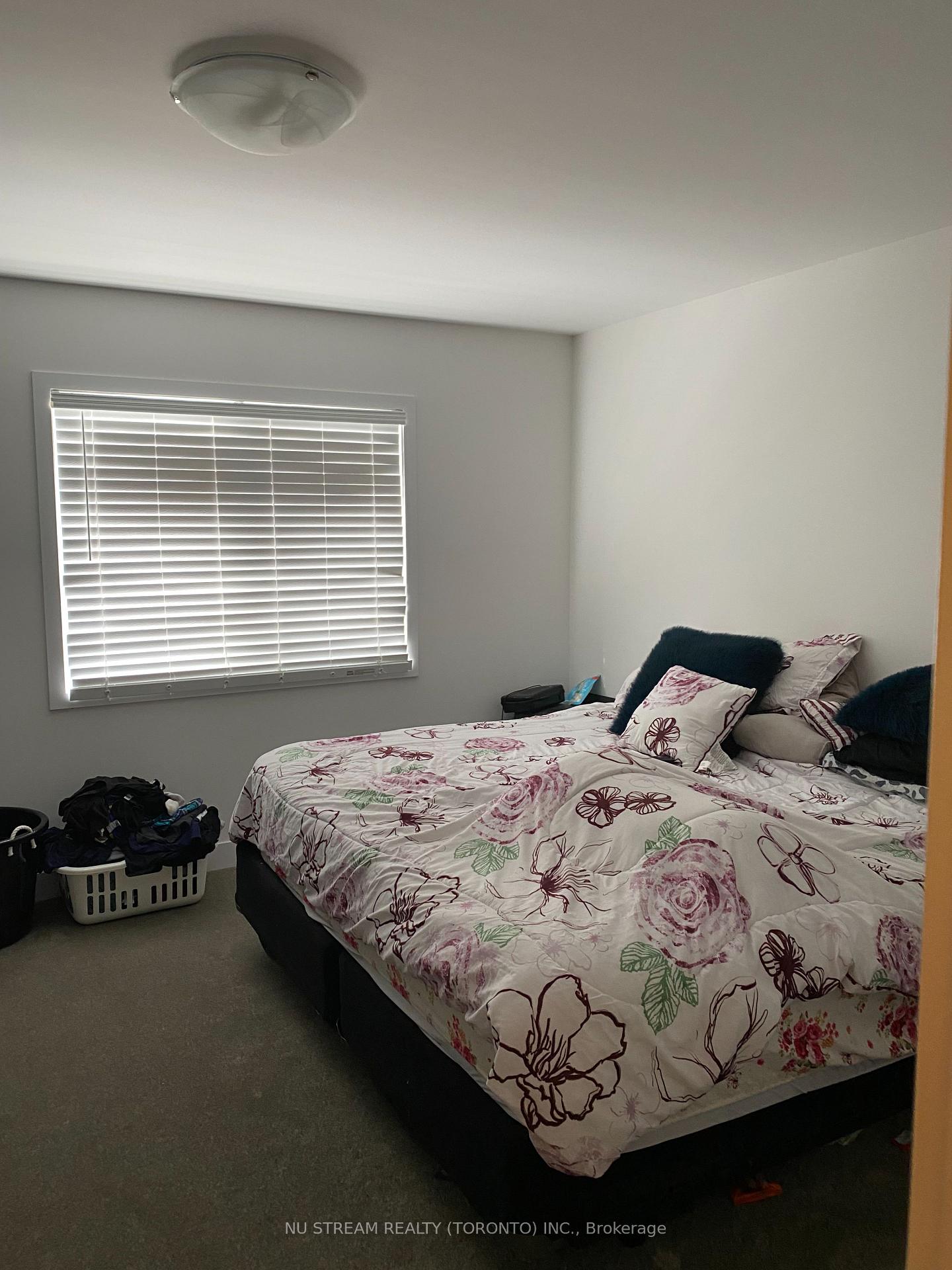 Photo 10 of 210 Prince William Way, Barrie, Rural Barrie Southeast — HOMEH
