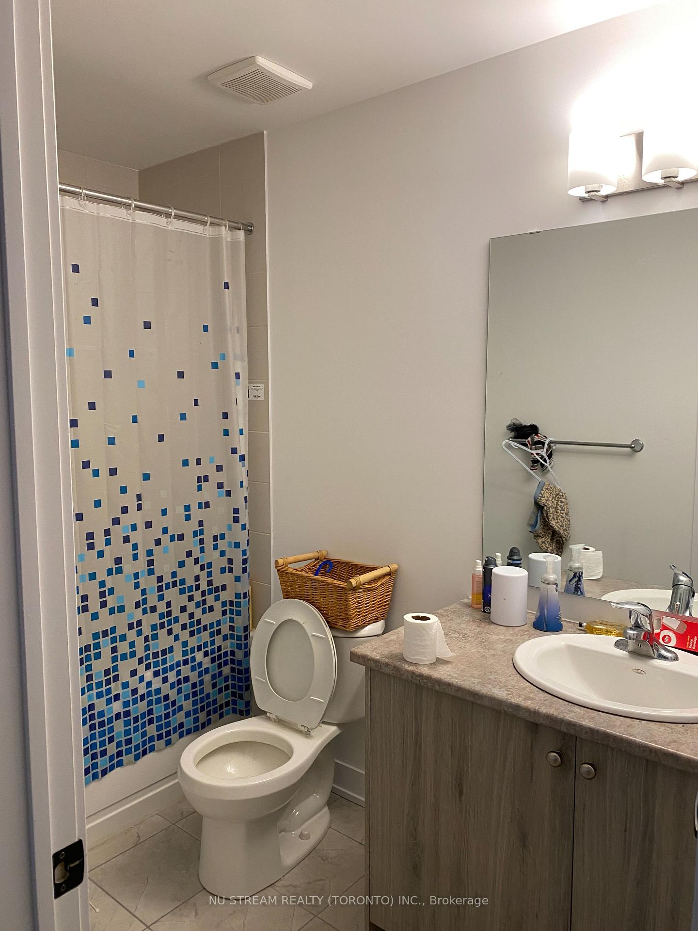 Photo 12 of 210 Prince William Way, Barrie, Rural Barrie Southeast — HOMEH