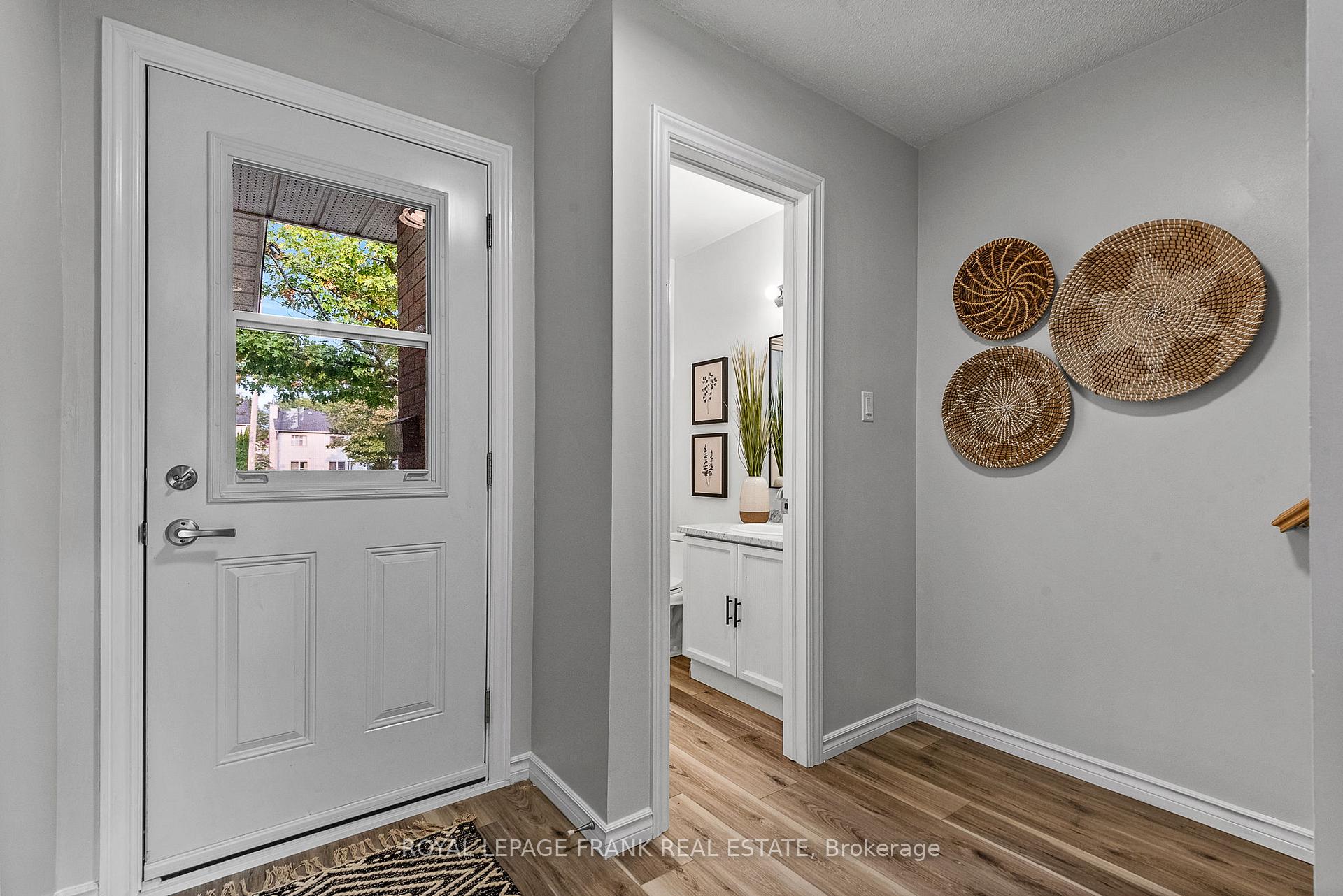 Photo 4 of Unit 17, 700 Harmony Road N, Oshawa, Pinecrest — HOMEH