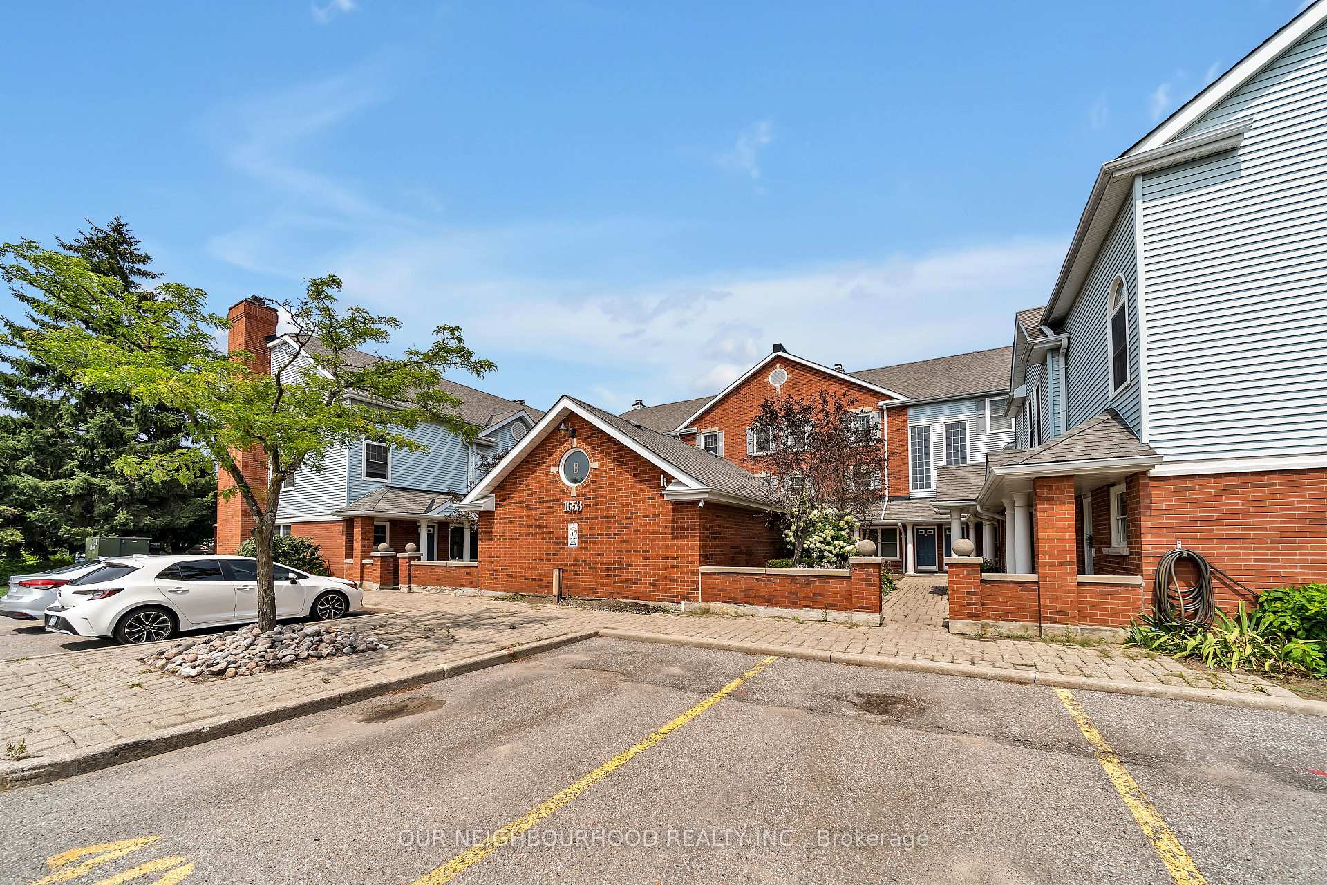 Photo 5 of Unit B10, 1653 Nash Road E, Clarington, Courtice — HOMEH