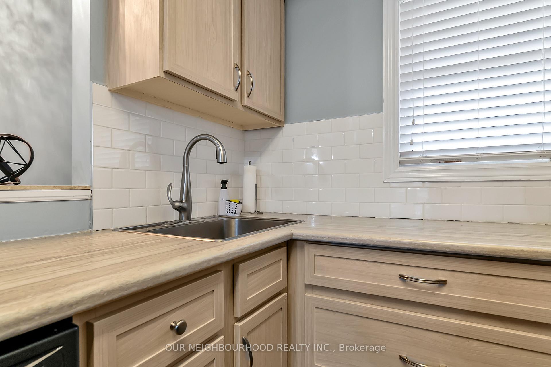 Photo 2 of Unit B10, 1653 Nash Road E, Clarington, Courtice — HOMEH