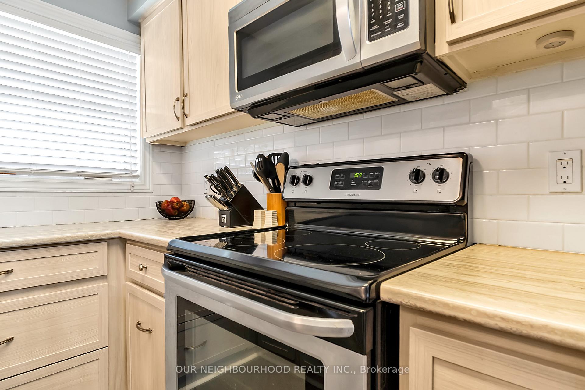 Photo 4 of Unit B10, 1653 Nash Road E, Clarington, Courtice — HOMEH