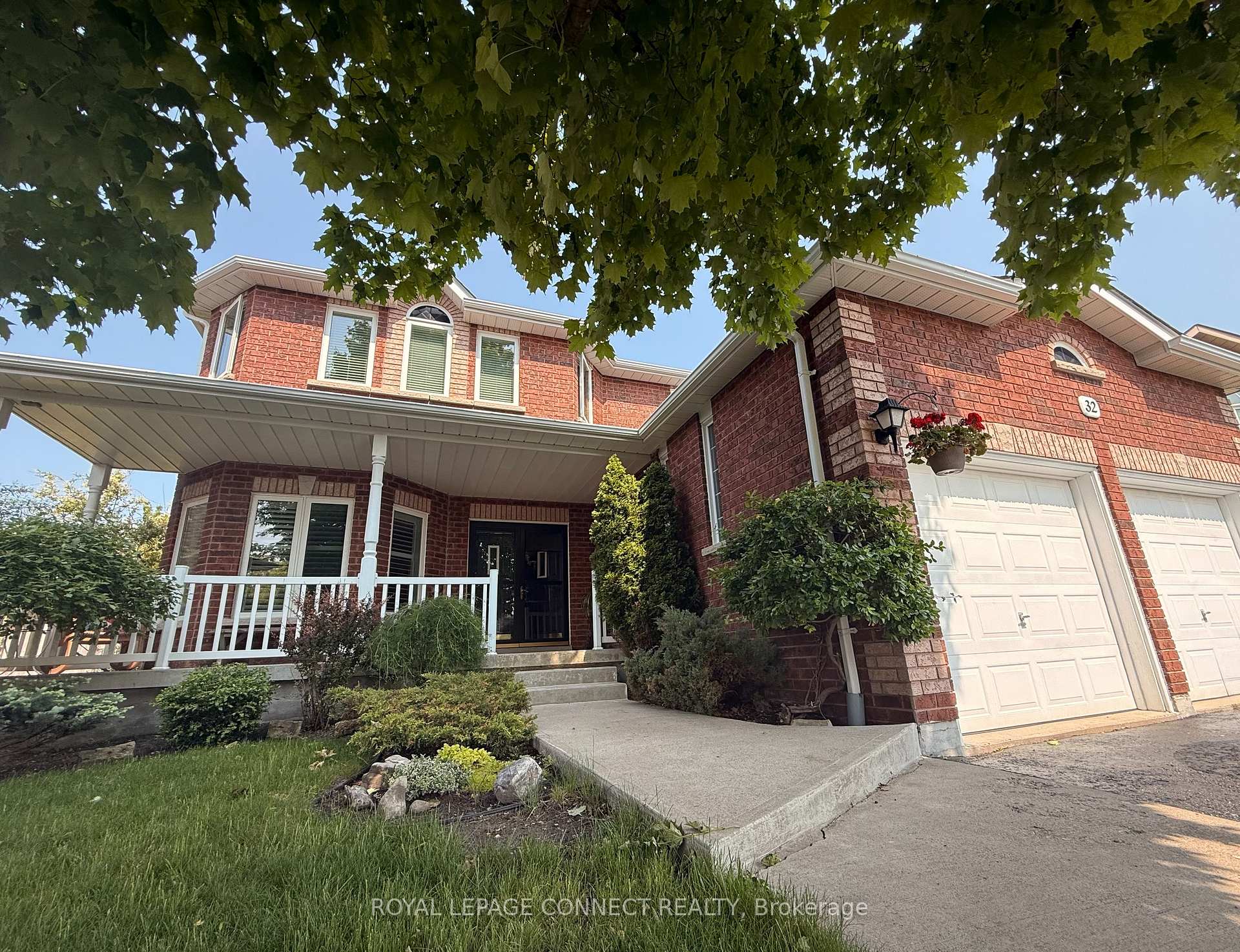 Photo 2 of 32 Prince George Crescent, Barrie, Innis-Shore — HOMEH