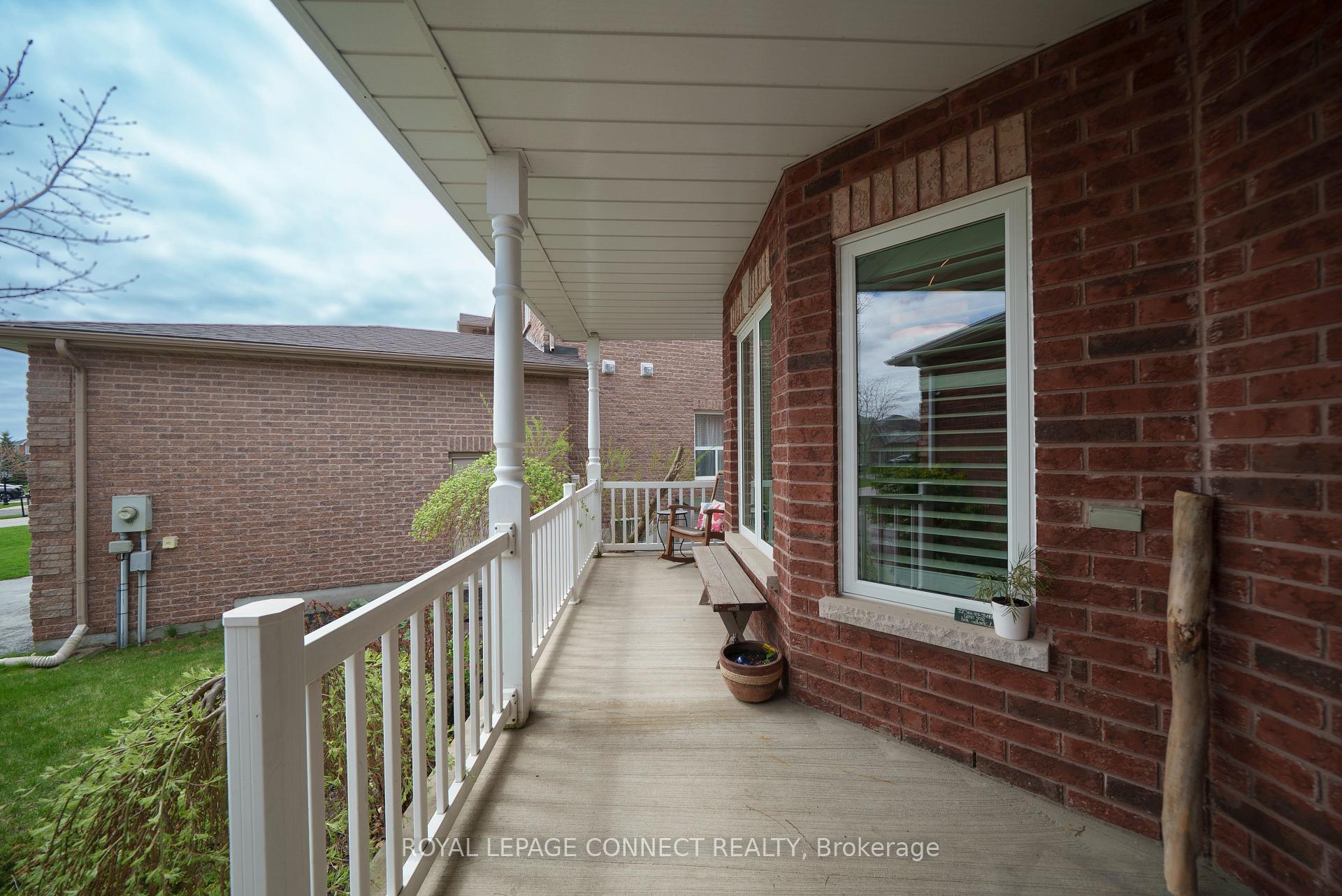 Photo 7 of 32 Prince George Crescent, Barrie, Innis-Shore — HOMEH