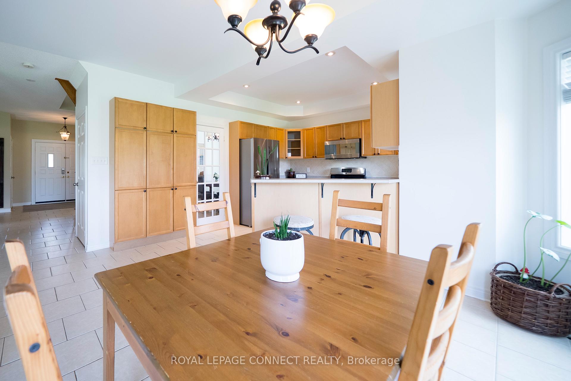 Photo 22 of 32 Prince George Crescent, Barrie, Innis-Shore — HOMEH