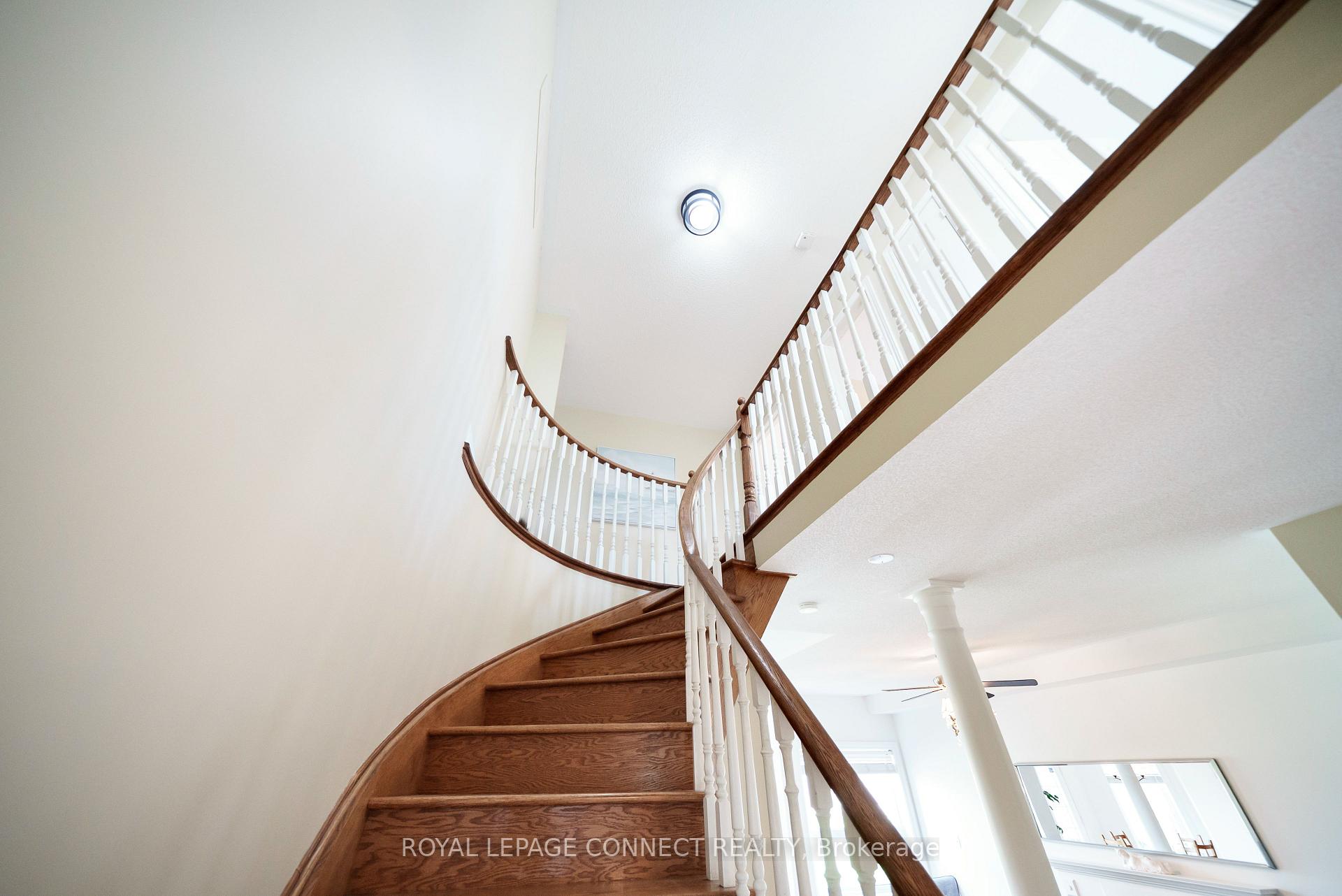 Photo 28 of 32 Prince George Crescent, Barrie, Innis-Shore — HOMEH