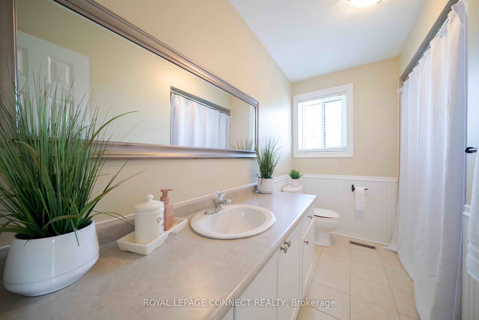 Photo 36 of 32 Prince George Crescent, Barrie, Innis-Shore — HOMEH