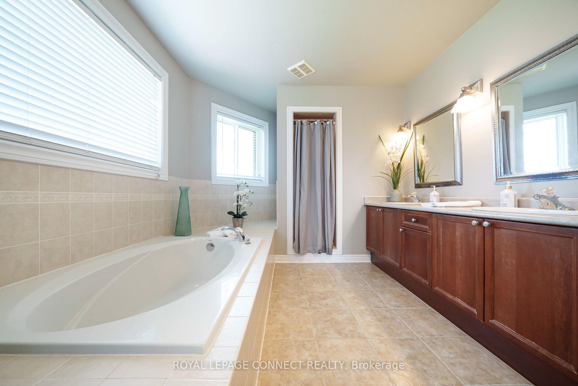 Photo 40 of 32 Prince George Crescent, Barrie, Innis-Shore — HOMEH