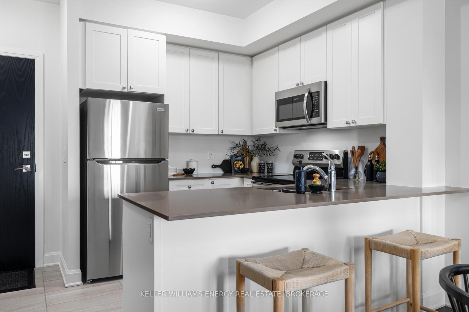 Photo 8 of Unit 314, 50 Lakebreeze Drive, Clarington, Newcastle — HOMEH