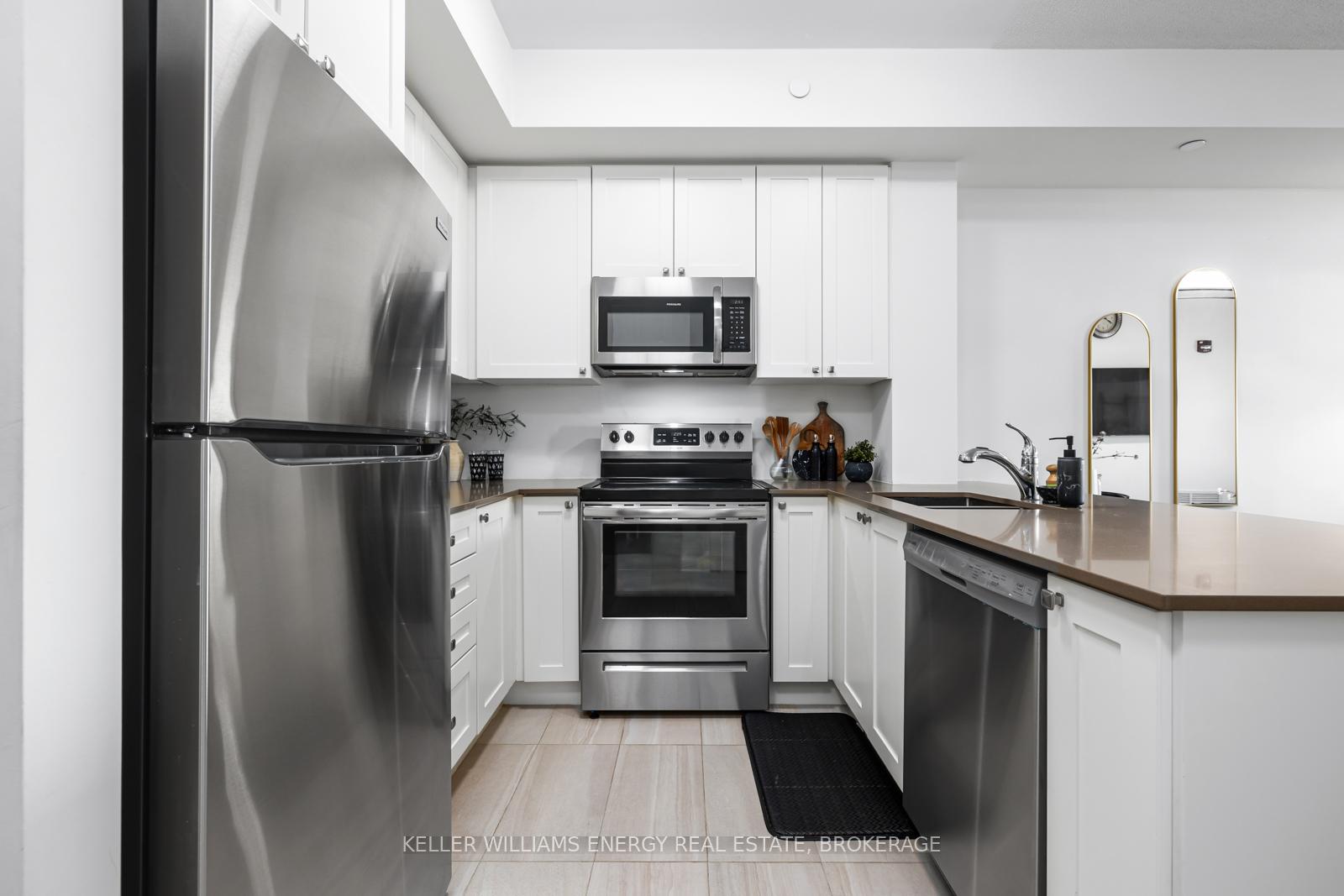 Photo 10 of Unit 314, 50 Lakebreeze Drive, Clarington, Newcastle — HOMEH