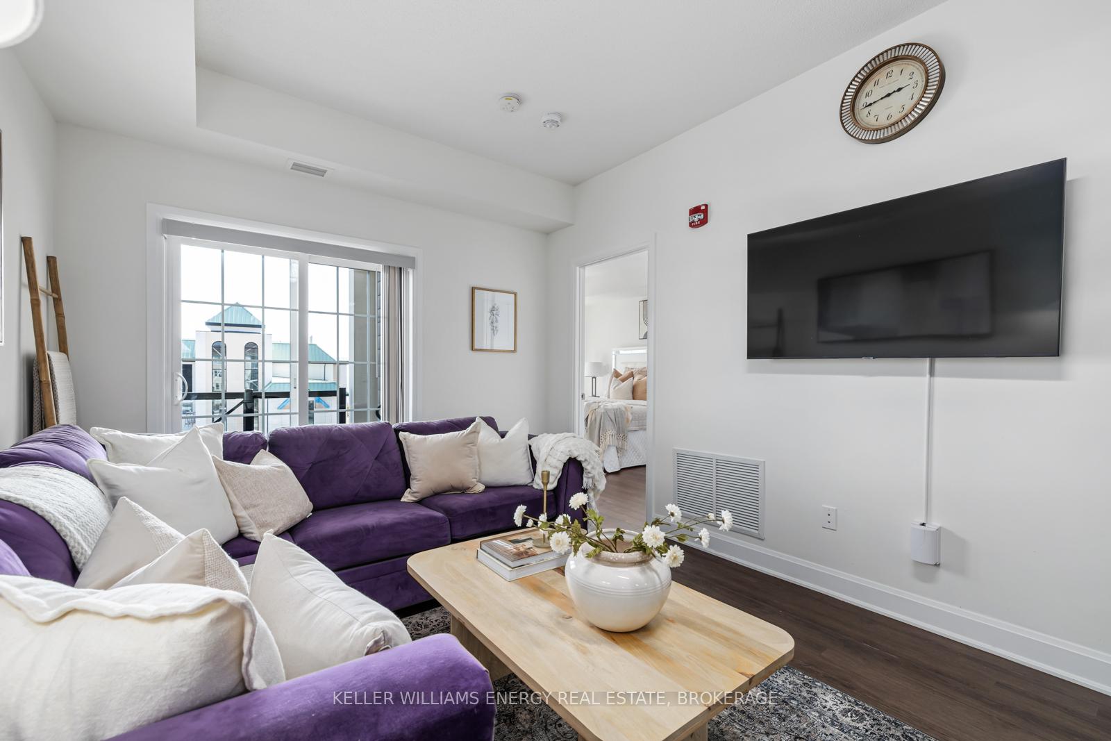 Photo 14 of Unit 314, 50 Lakebreeze Drive, Clarington, Newcastle — HOMEH