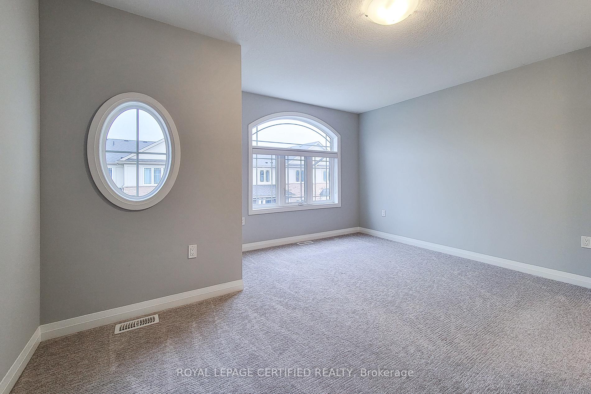 Photo 20 of 24 Aqua Lane N, Hamilton, Rural Ancaster — HOMEH