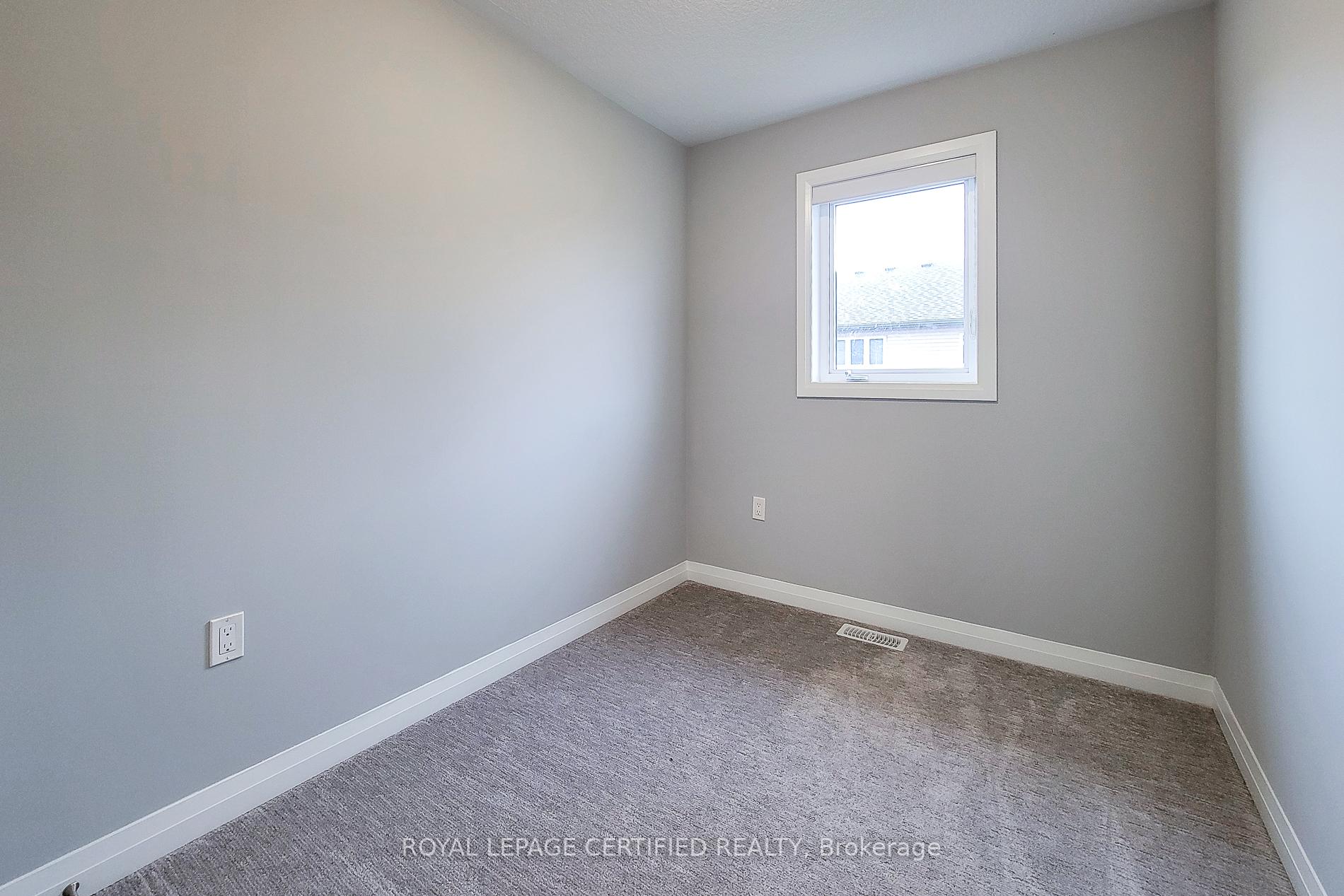 Photo 29 of 24 Aqua Lane N, Hamilton, Rural Ancaster — HOMEH
