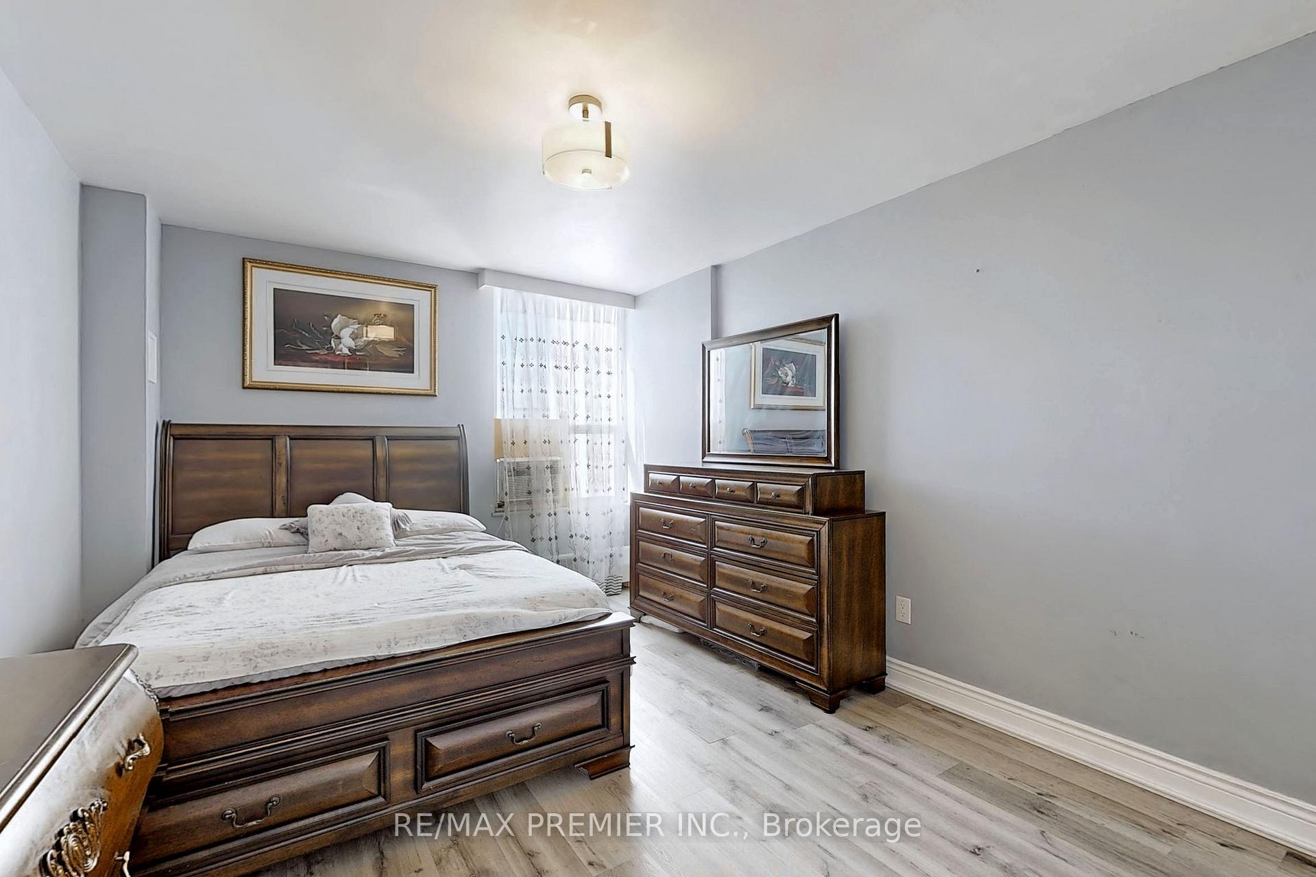 Photo 4 of Unit PH11, 60 Pavane Linkway, Toronto, Flemingdon Park — HOMEH